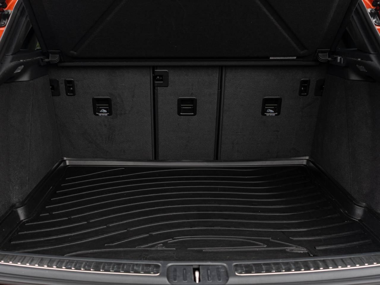 Porsche Macan view 38