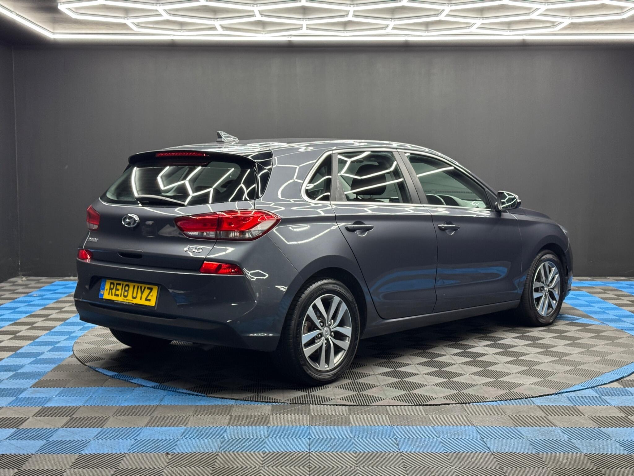Hyundai i30 view 5