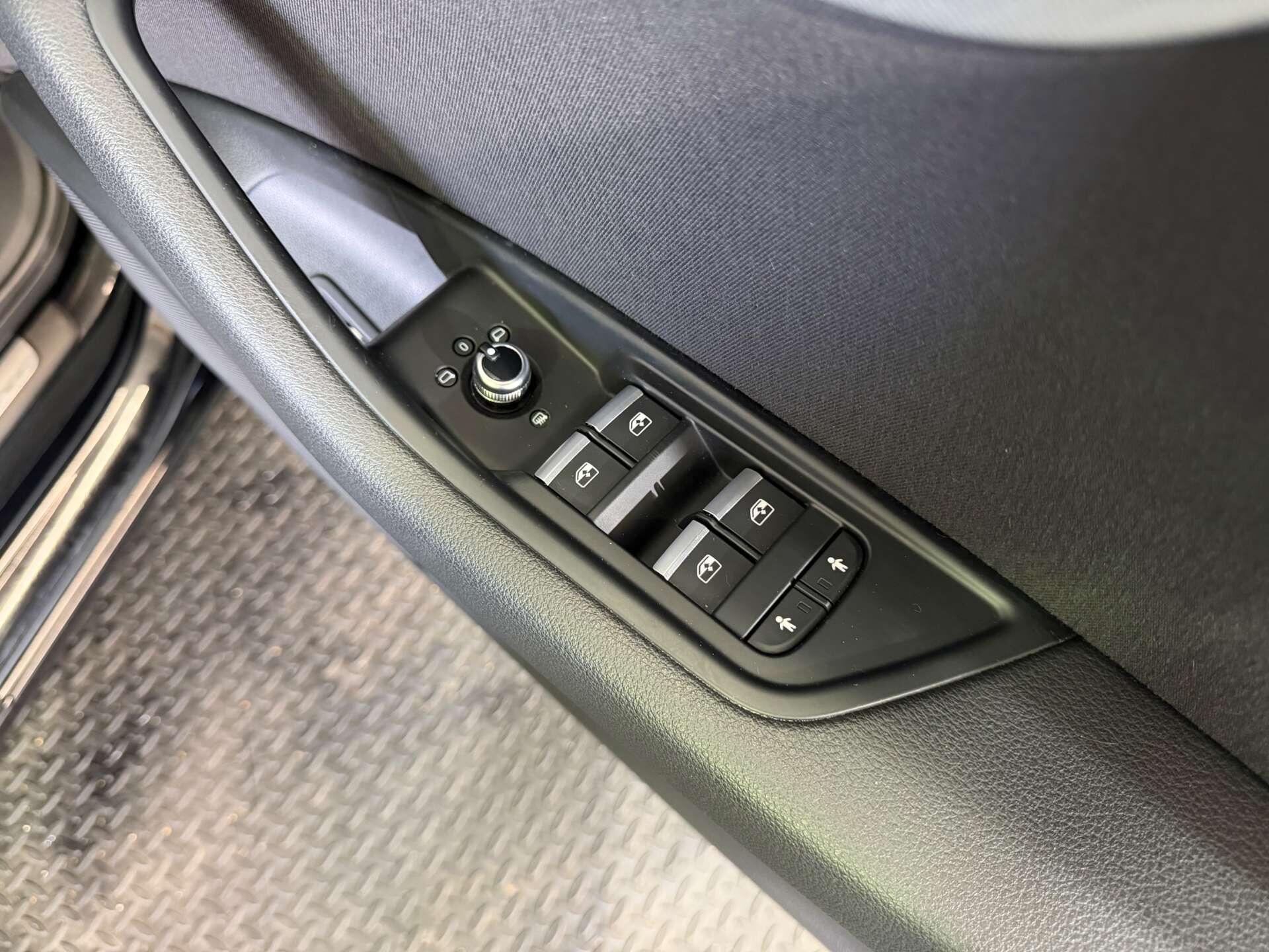 Audi A4 view 22