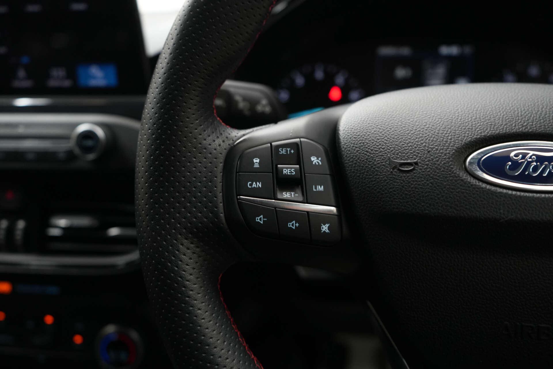 Ford Focus view 39