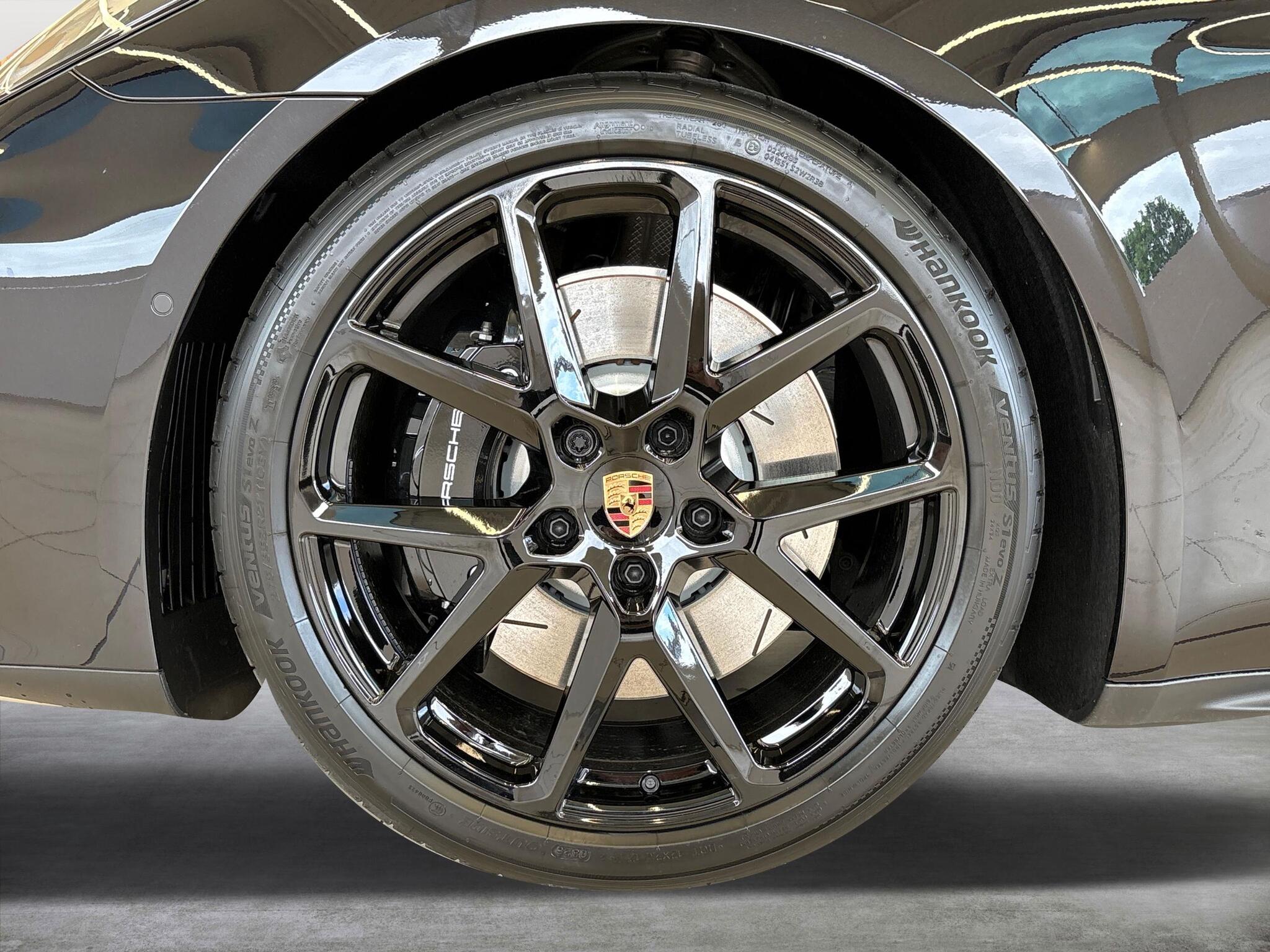 Porsche Panamera view 9
