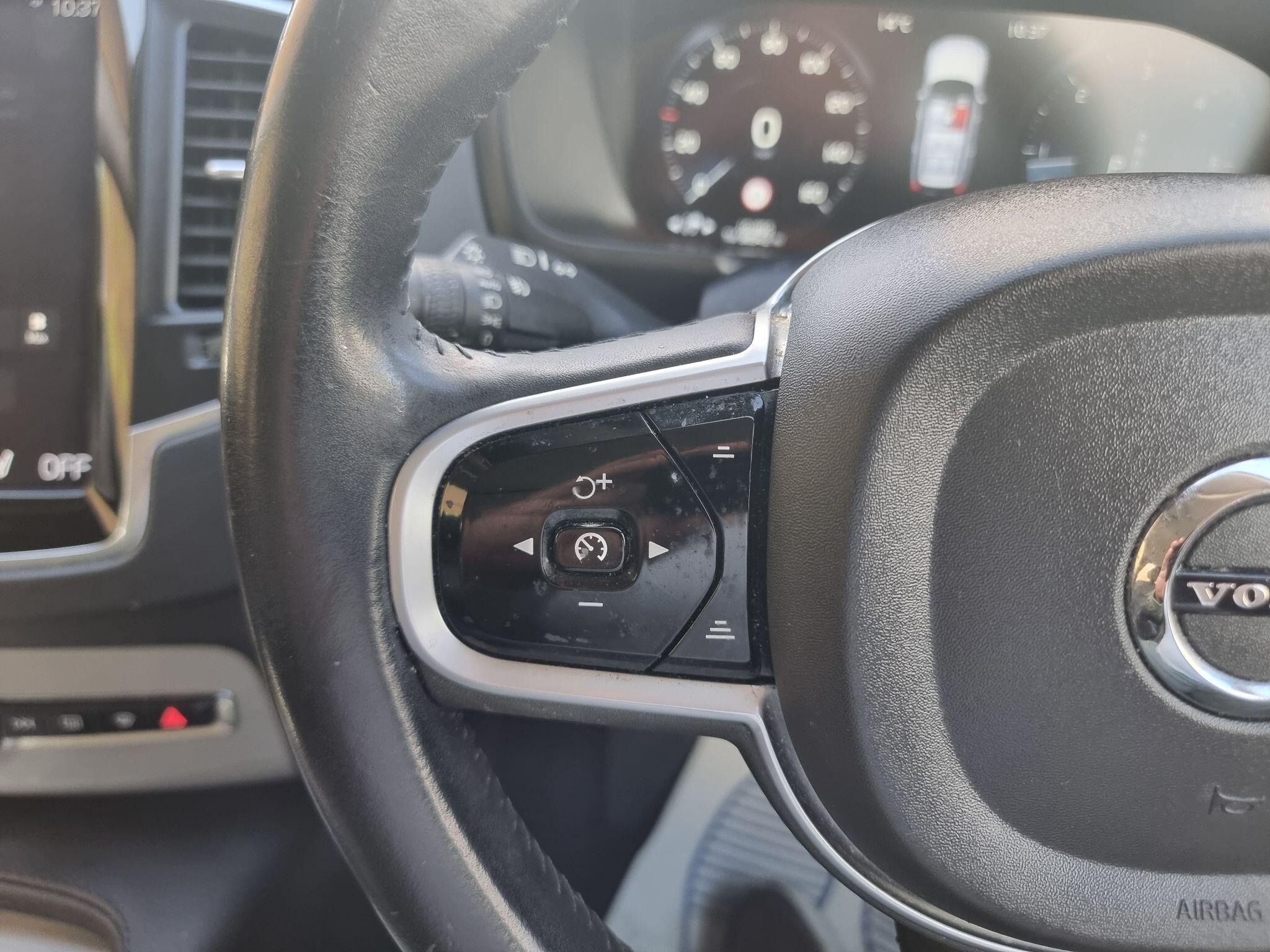 Volvo XC90 view 37