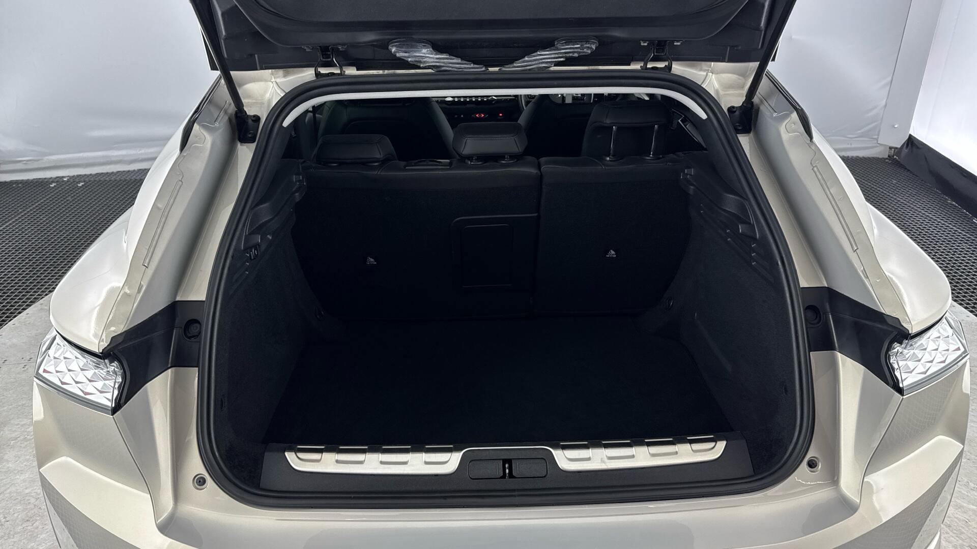 DS Automobiles DS 4 view 15