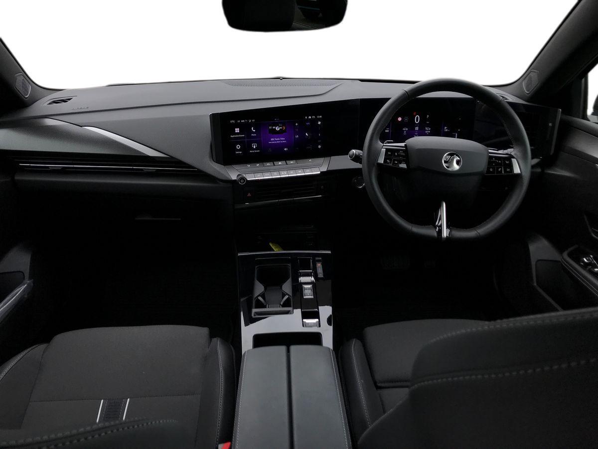 Vauxhall Astra view 4