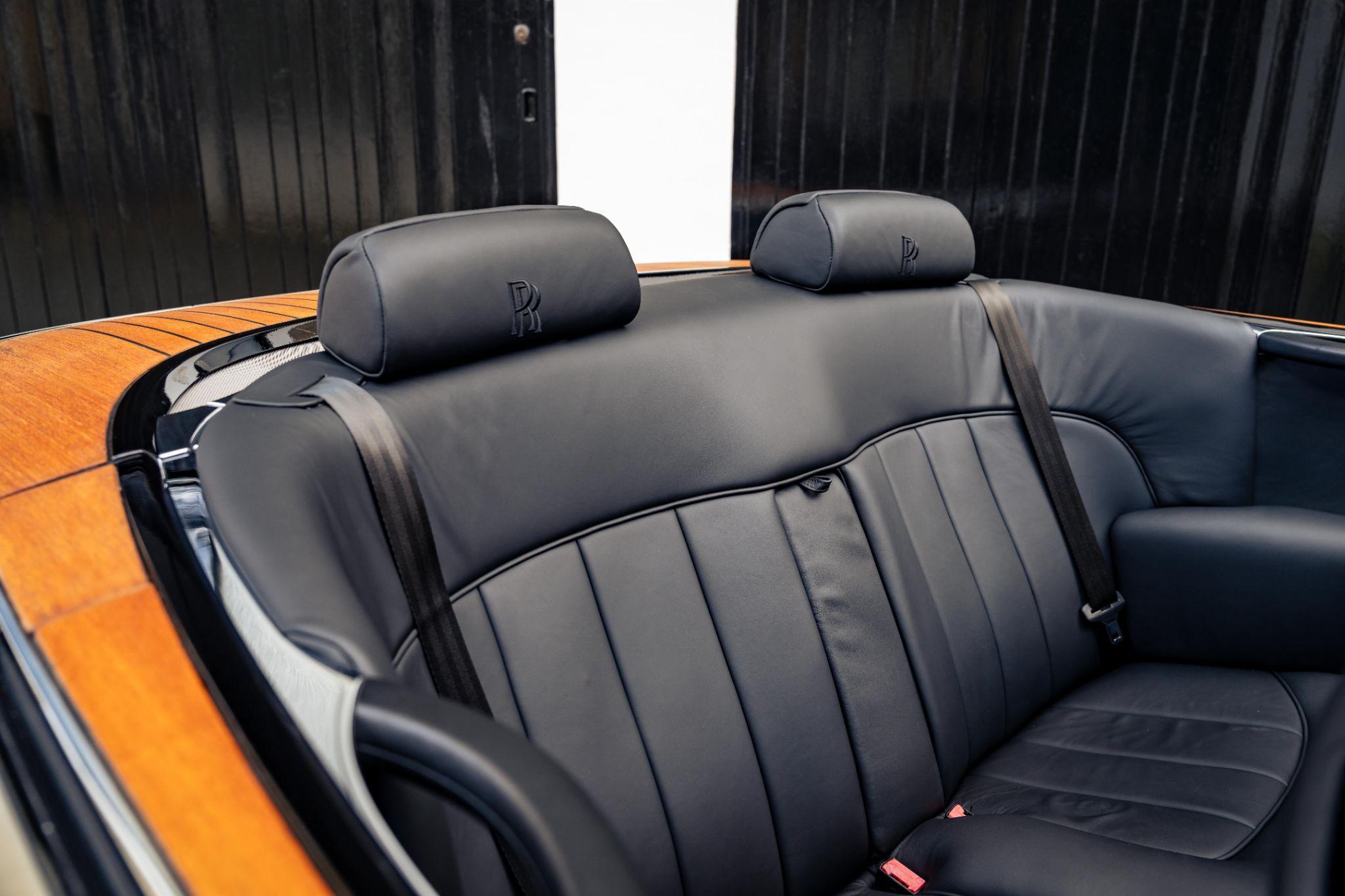 Rolls-Royce Phantom view 30