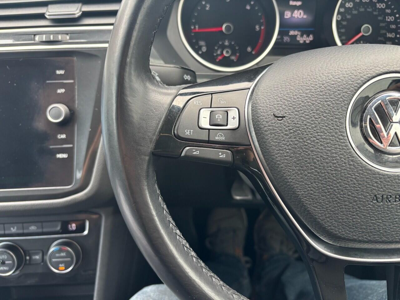 Volkswagen Tiguan Allspace view 23