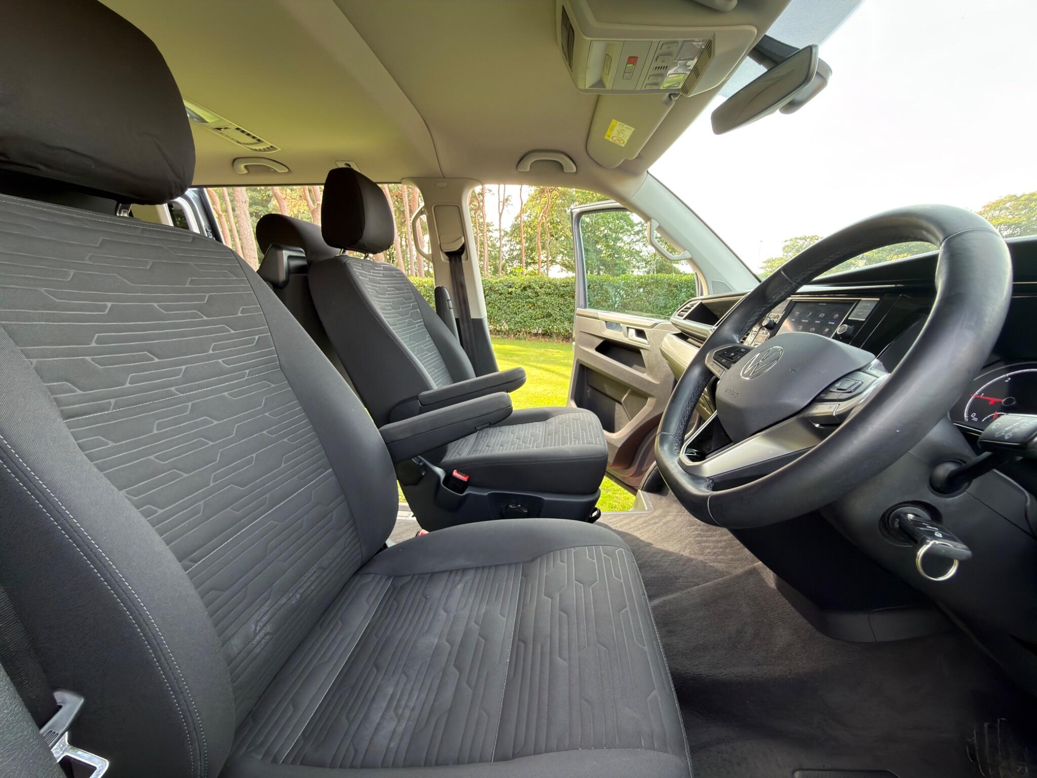 Volkswagen Caravelle view 5