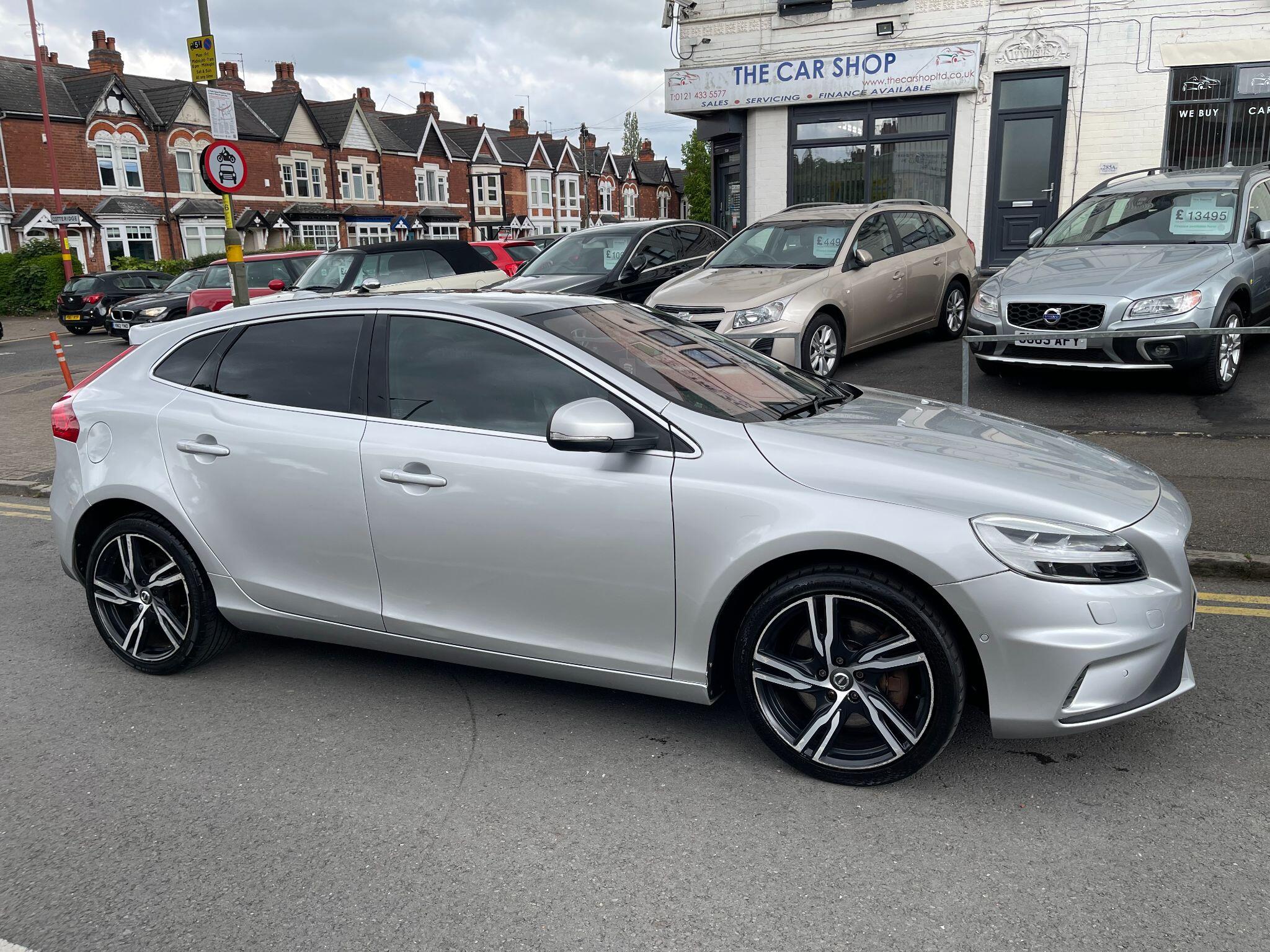 Volvo V40 view 8