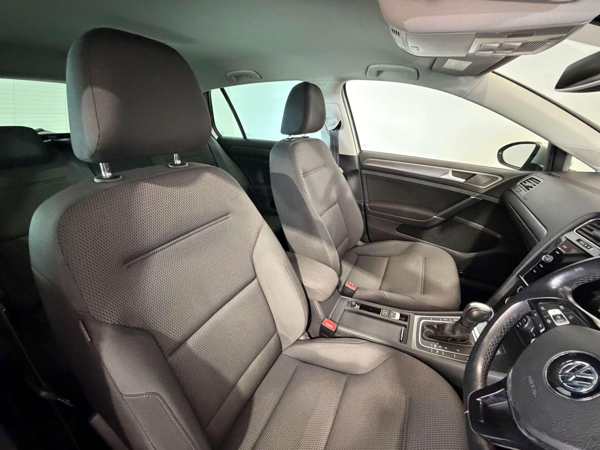 Volkswagen Golf view 15
