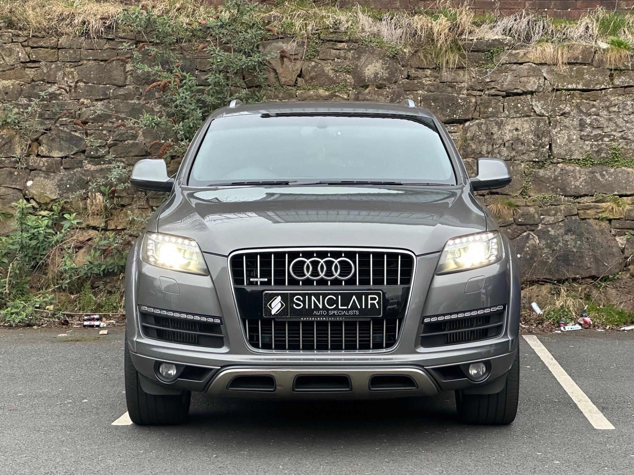 Audi Q7 view 2