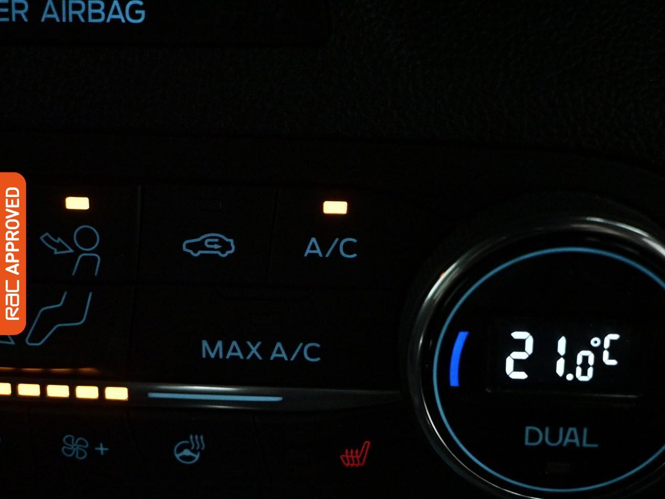 Ford Focus view 19