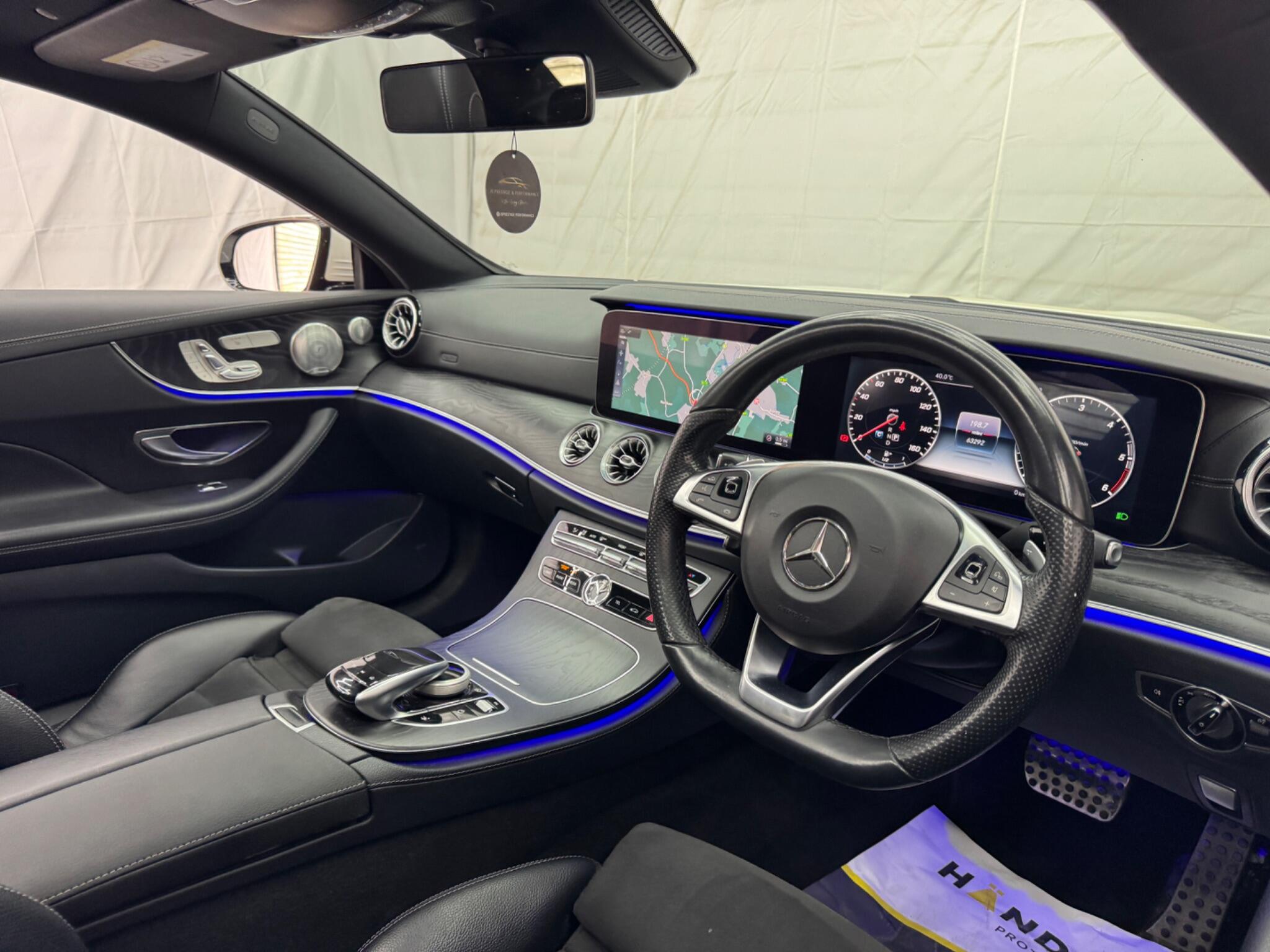 Mercedes-Benz E Class view 22