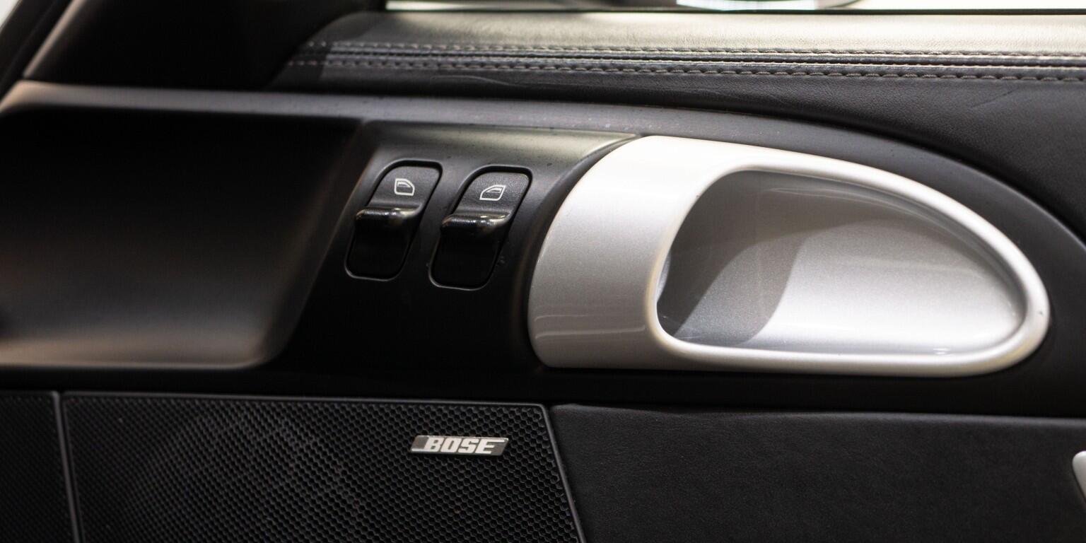 Porsche 911 view 23