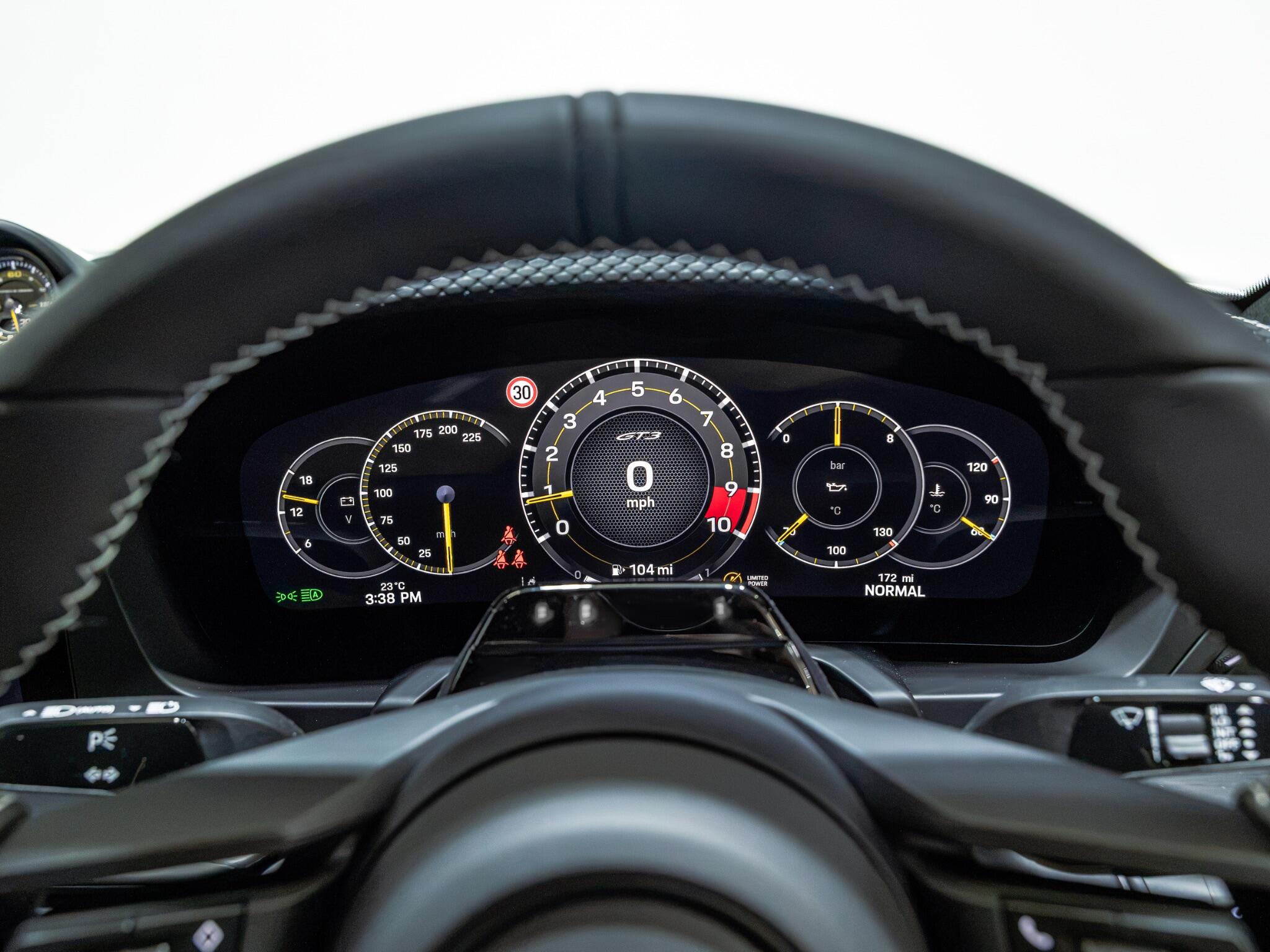 Porsche 911 view 19
