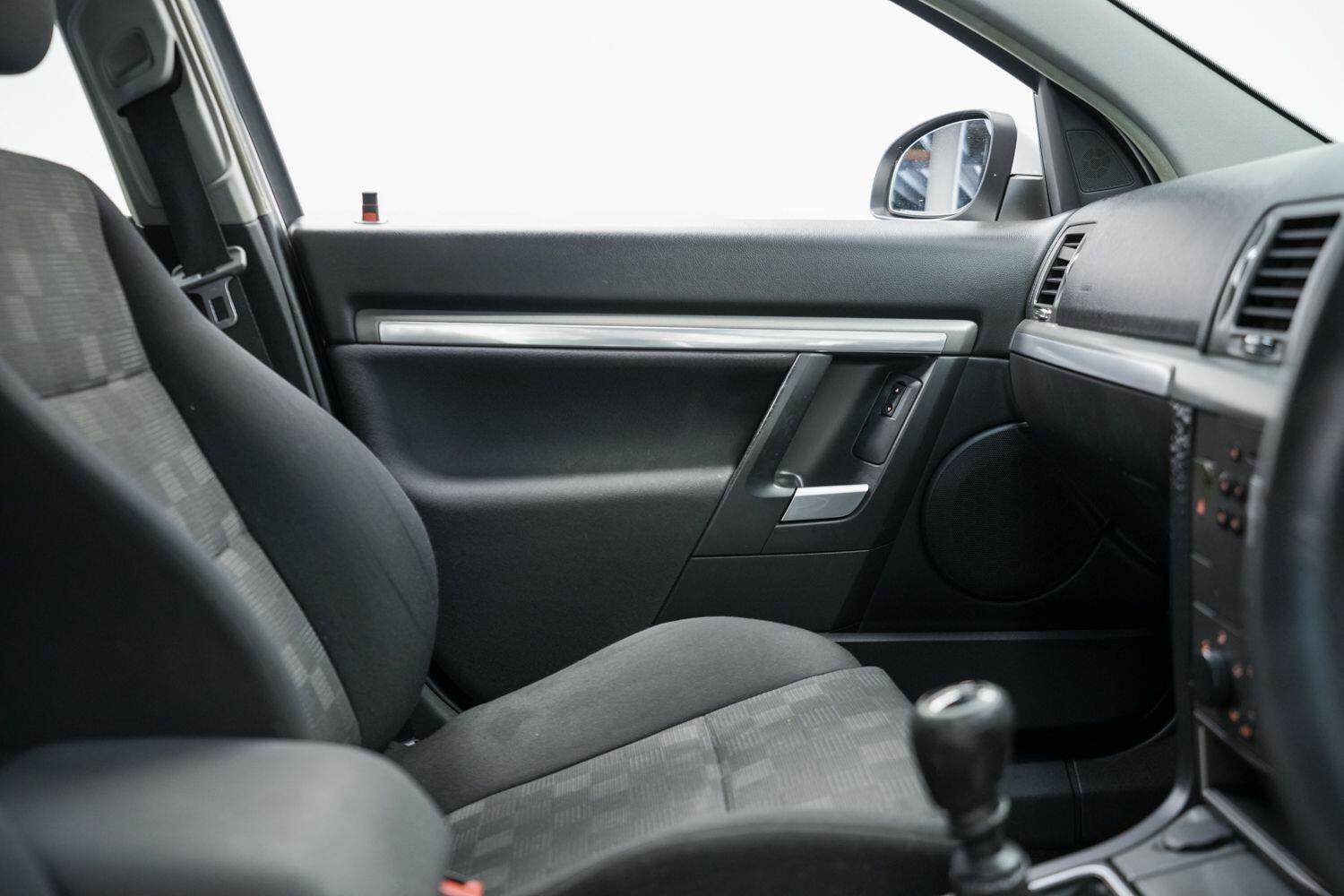 Vauxhall Vectra view 21