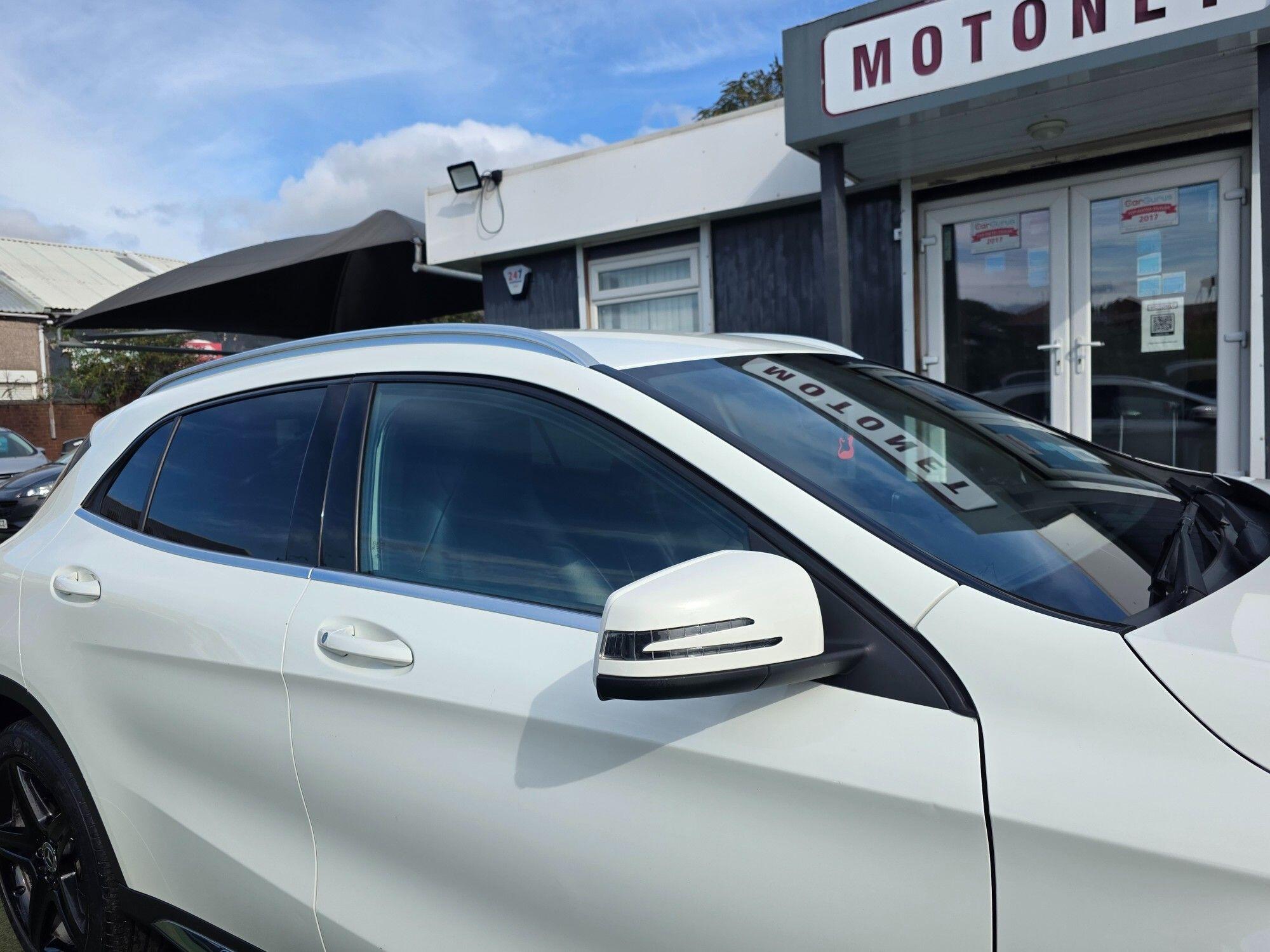 Mercedes-Benz Gla view 19