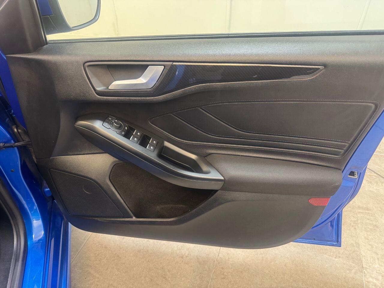 Ford Focus view 70
