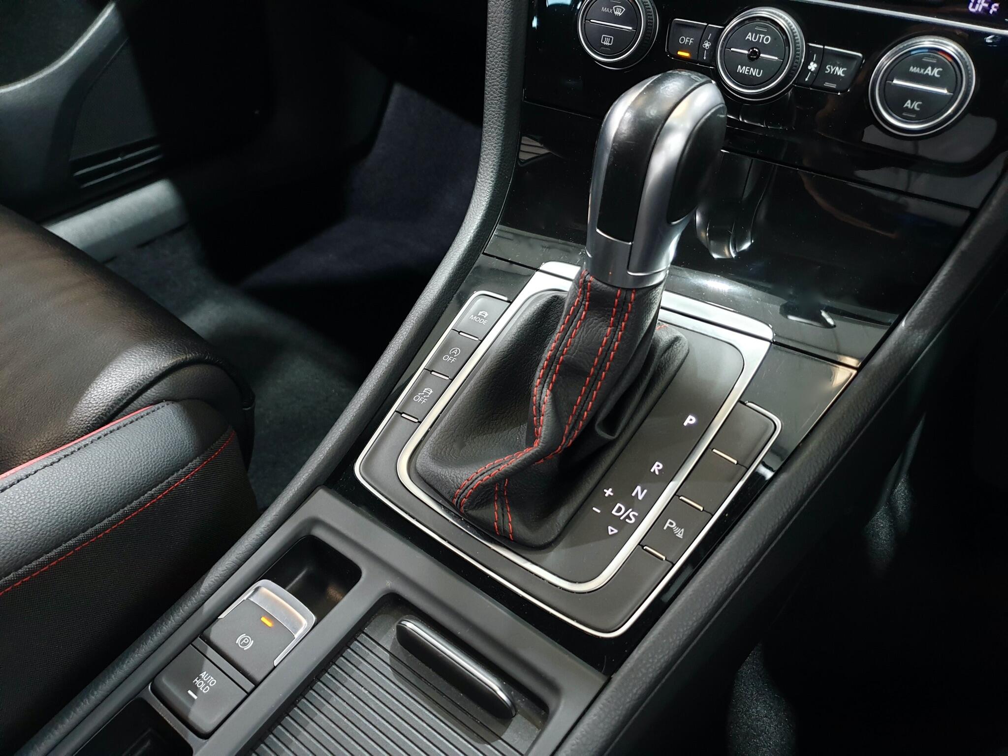 Volkswagen Golf view 61