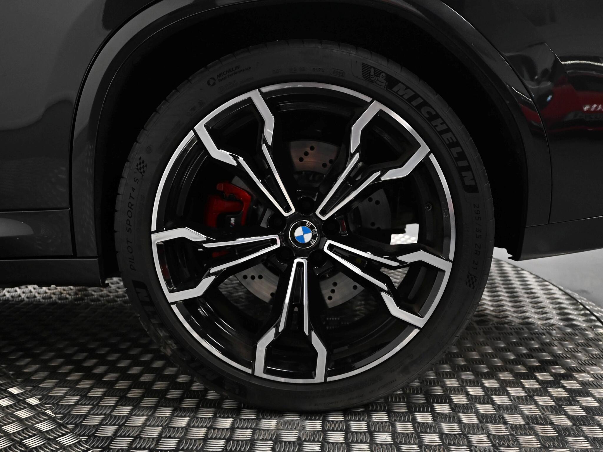 BMW X4 M view 95