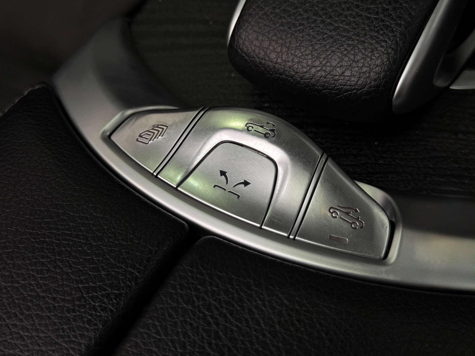 Mercedes-Benz C-Class view 29