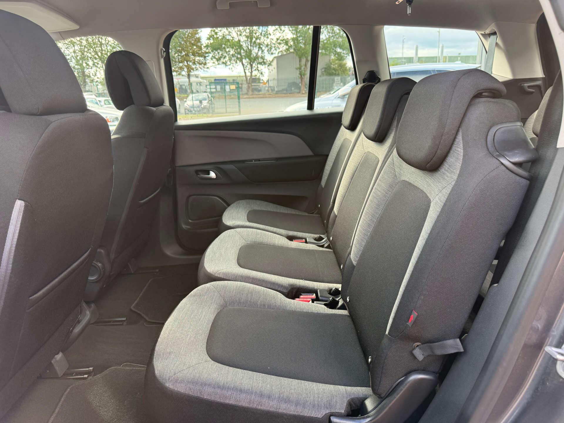 Citroen Grand C4 Picasso view 68