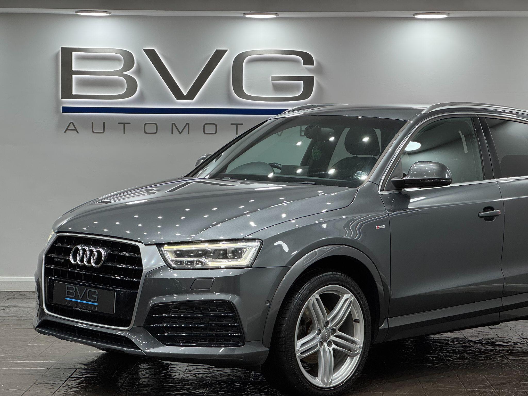 Audi Q3 view 10