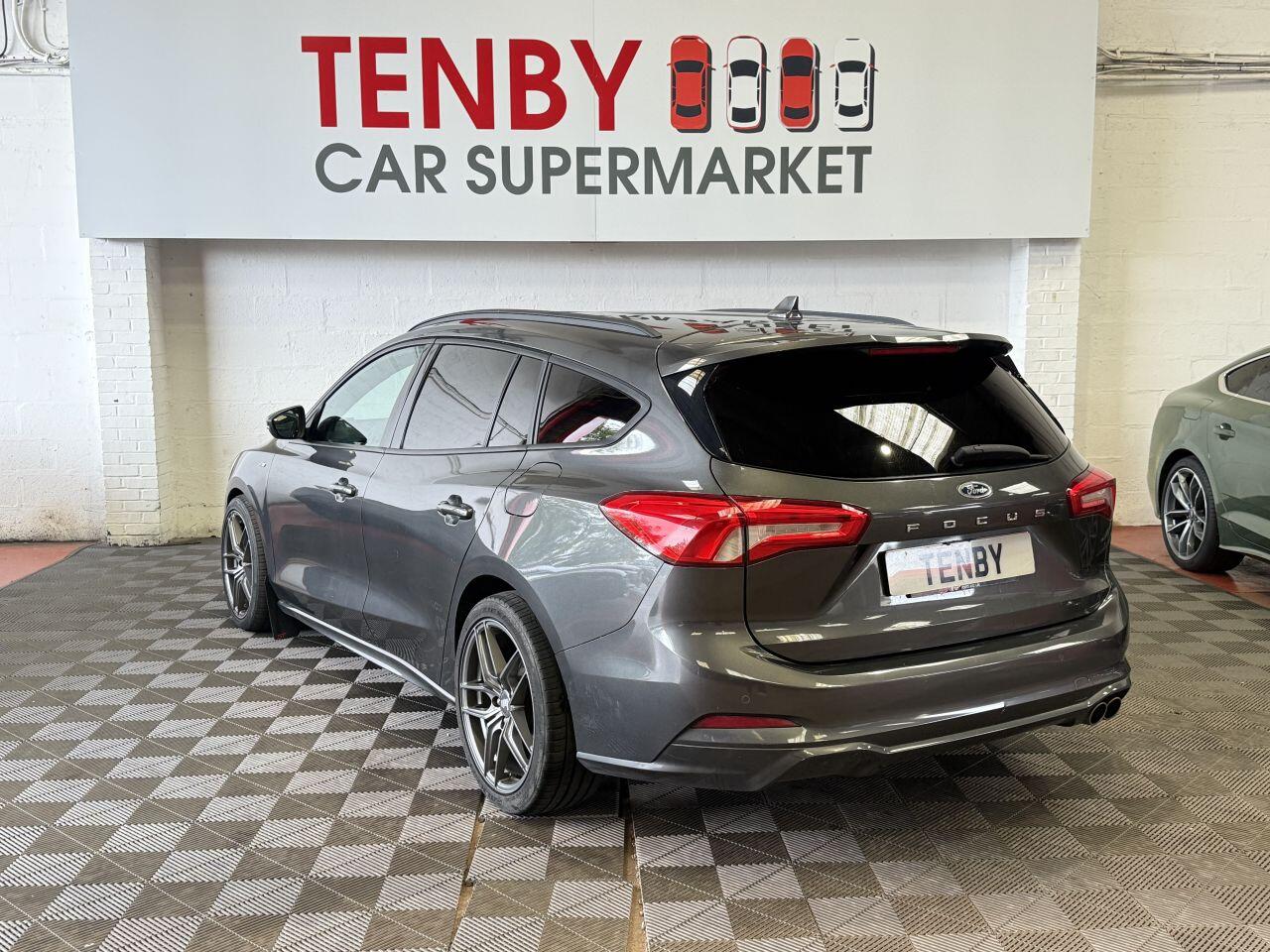 Ford Focus view 7