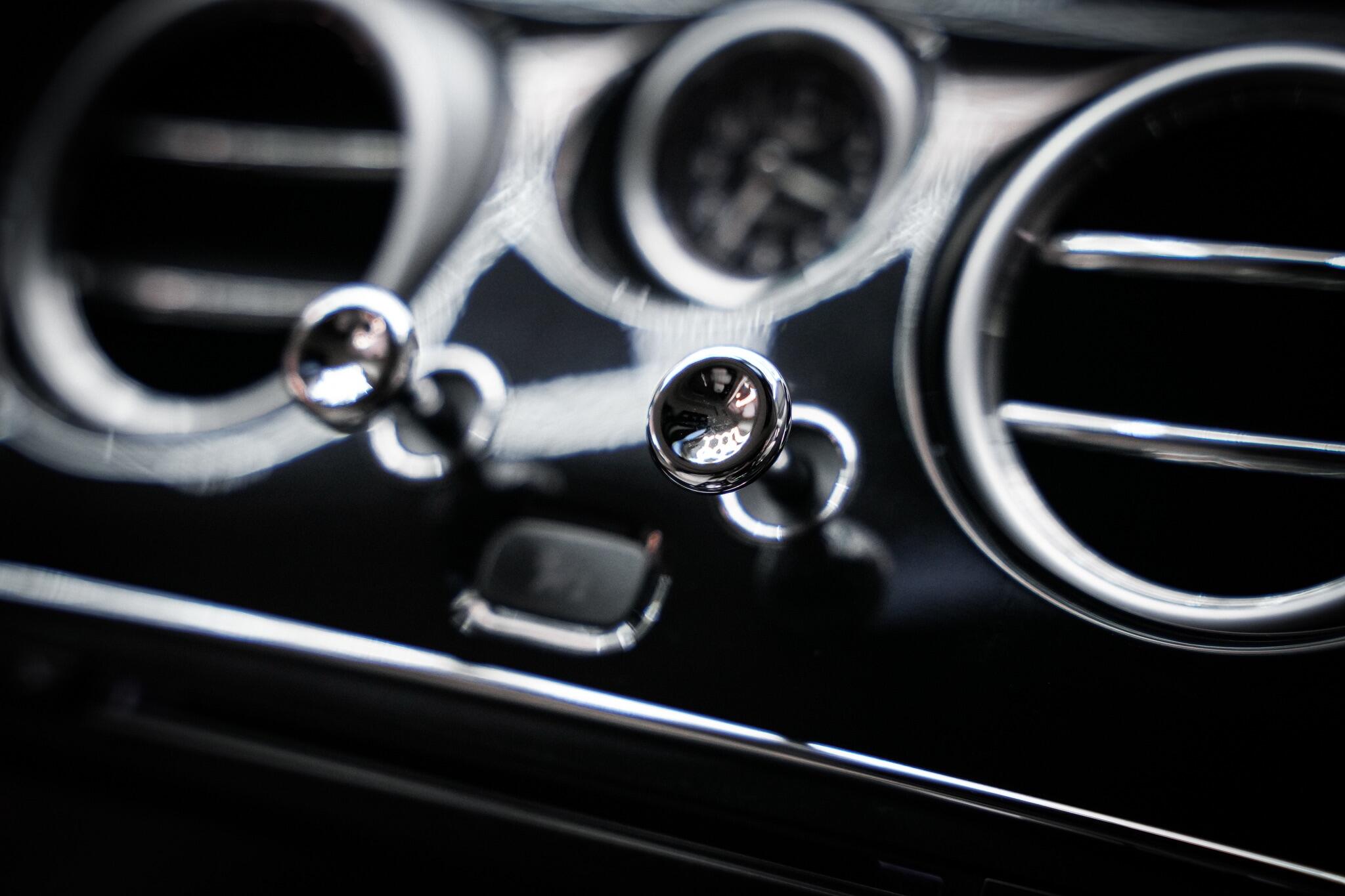 Bentley Flying Spur view 44