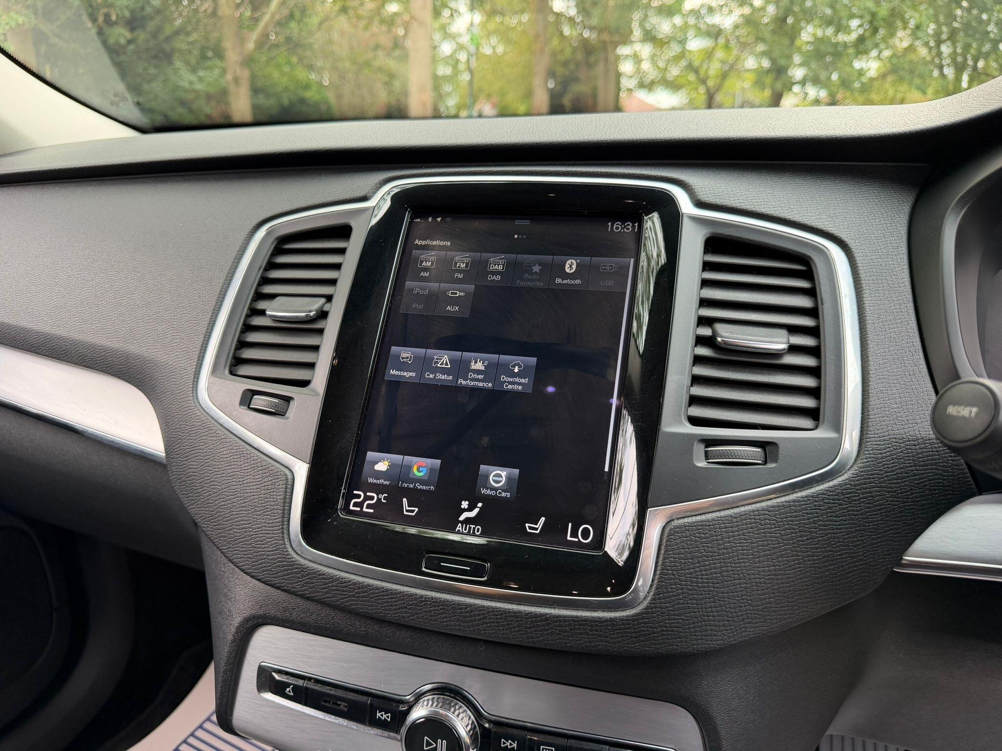 Volvo XC90 view 26
