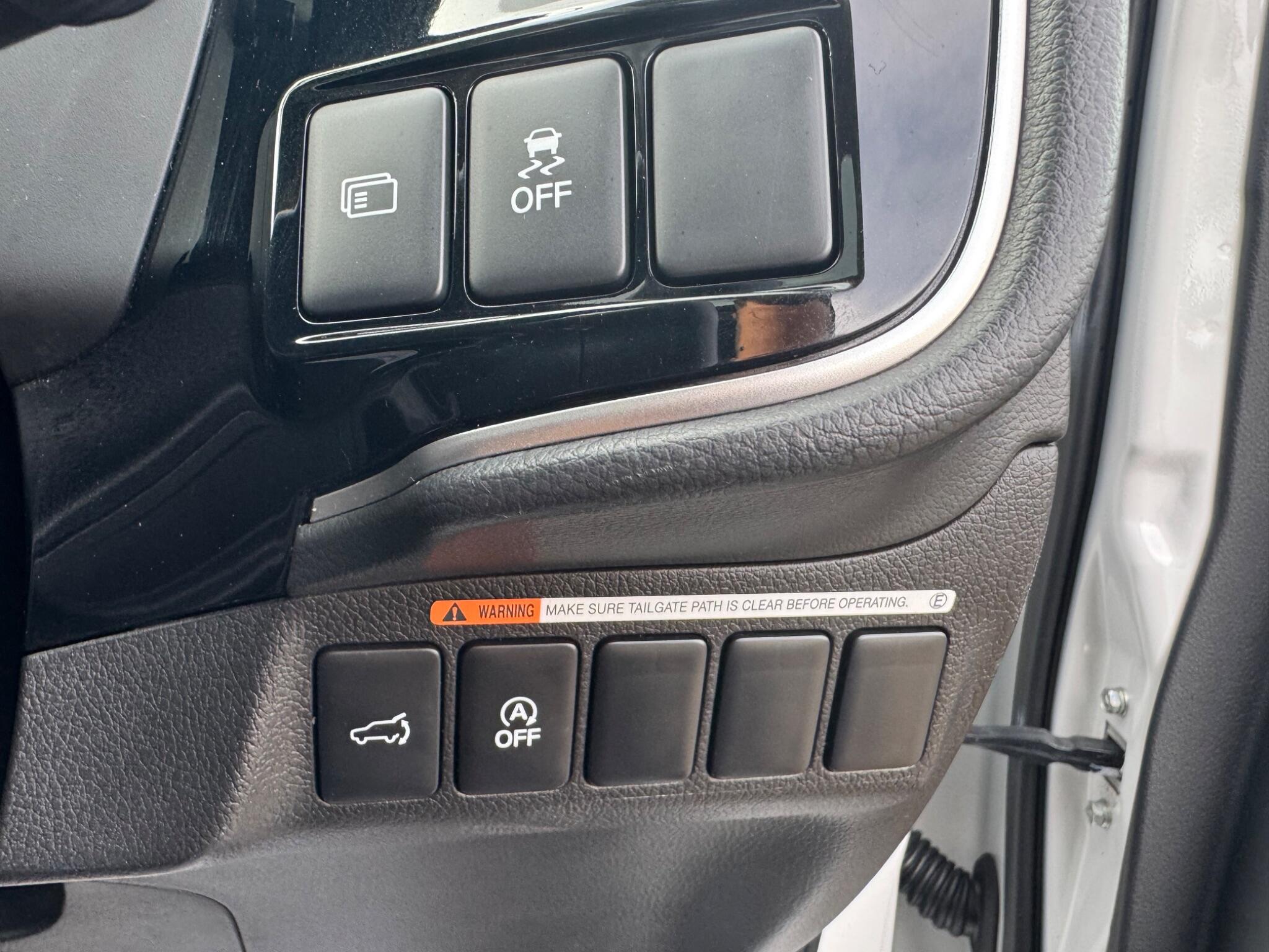 Mitsubishi Outlander view 26
