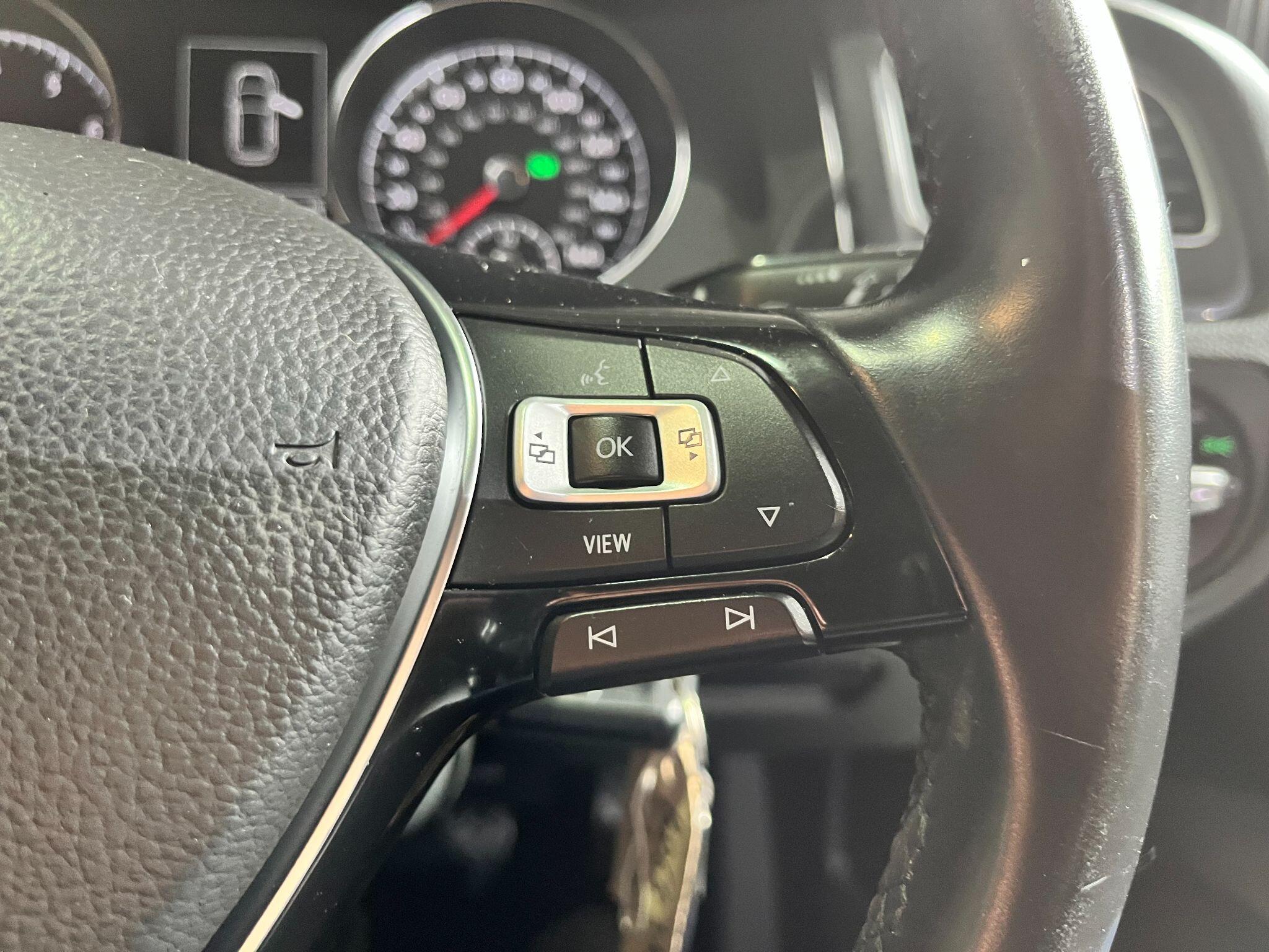 Volkswagen Golf view 35