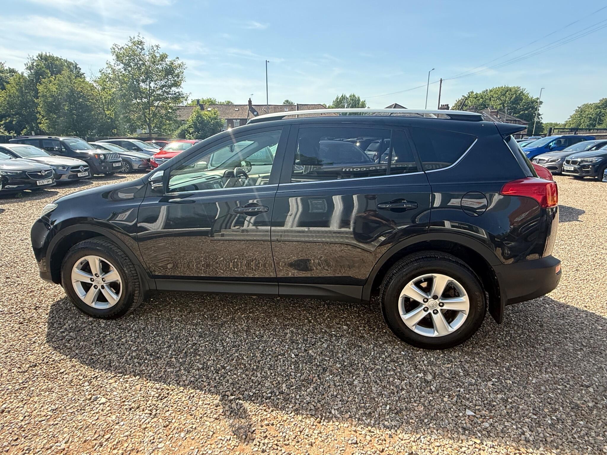 Toyota Rav4 view 6
