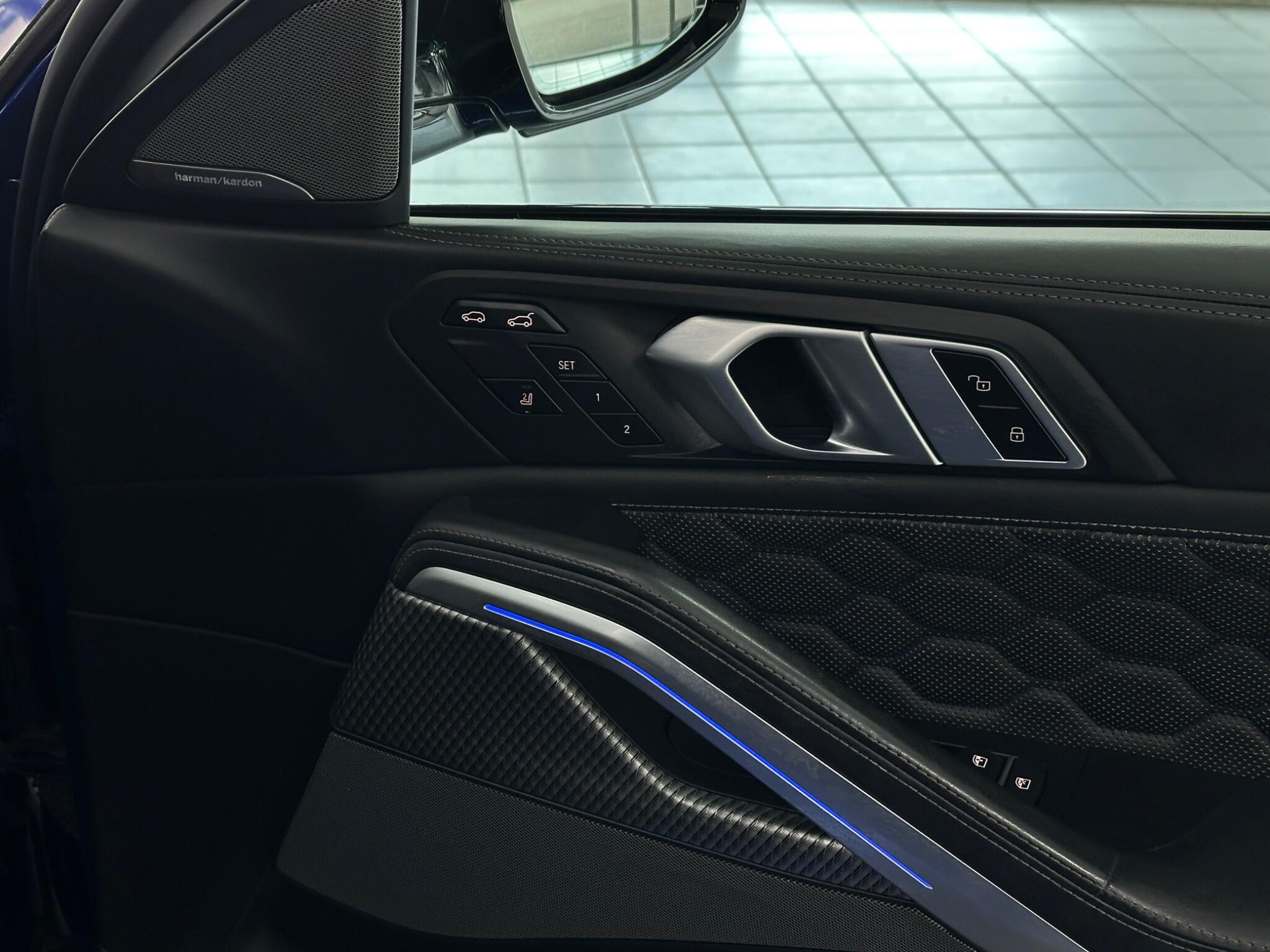 BMW X6 M view 21