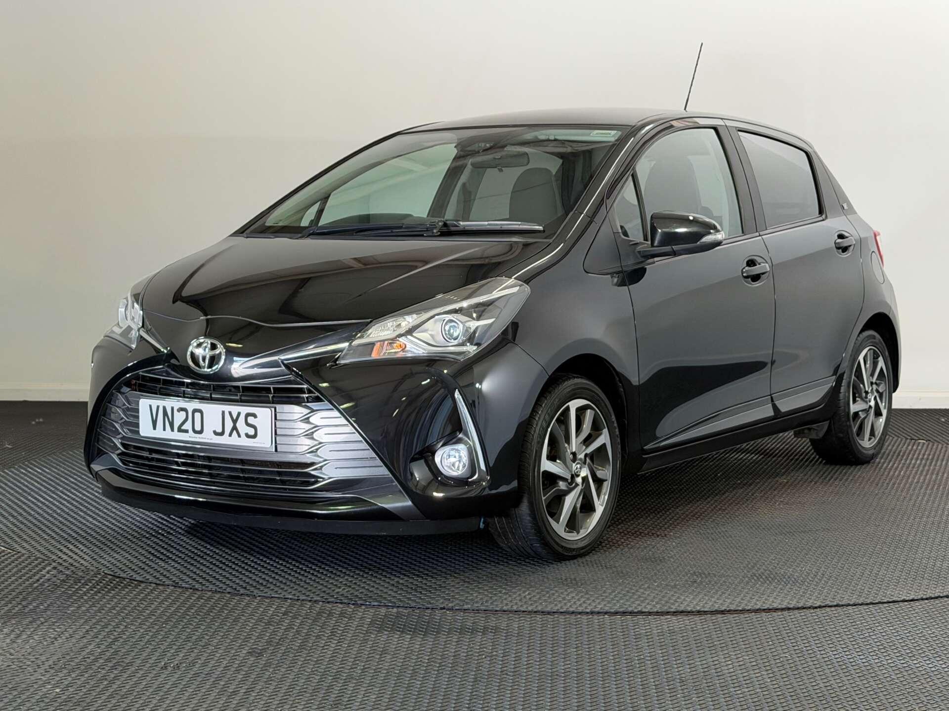 Toyota Yaris view 3