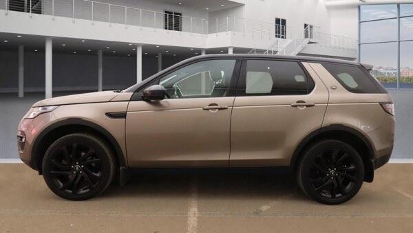 Land Rover Discovery Sport main image