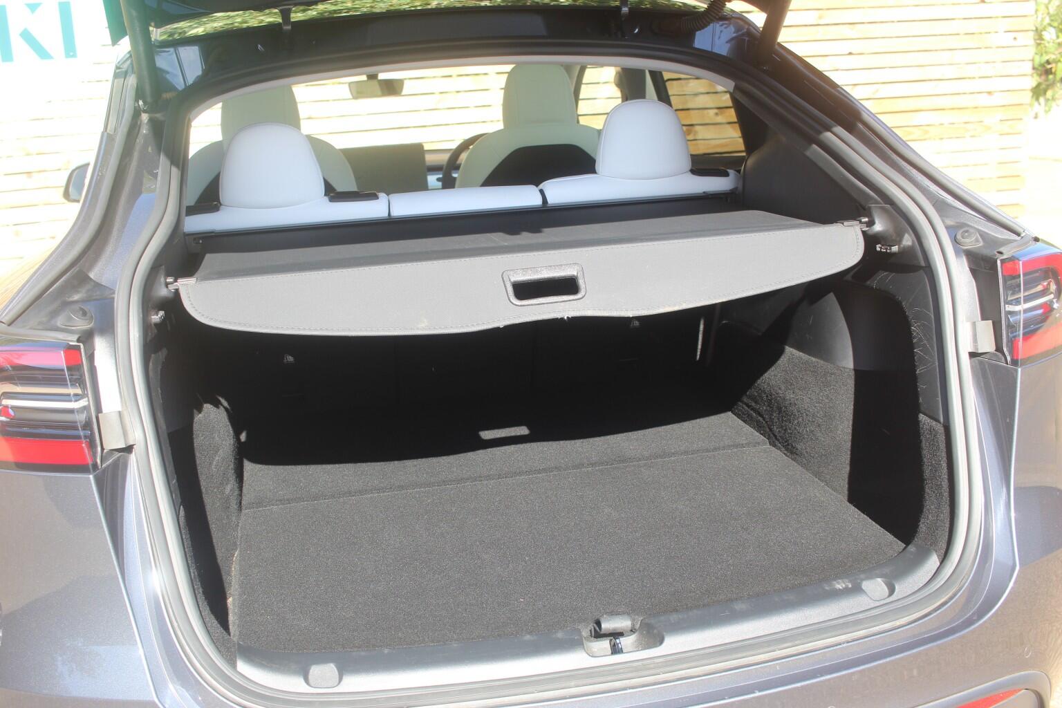 Tesla Model Y view 35