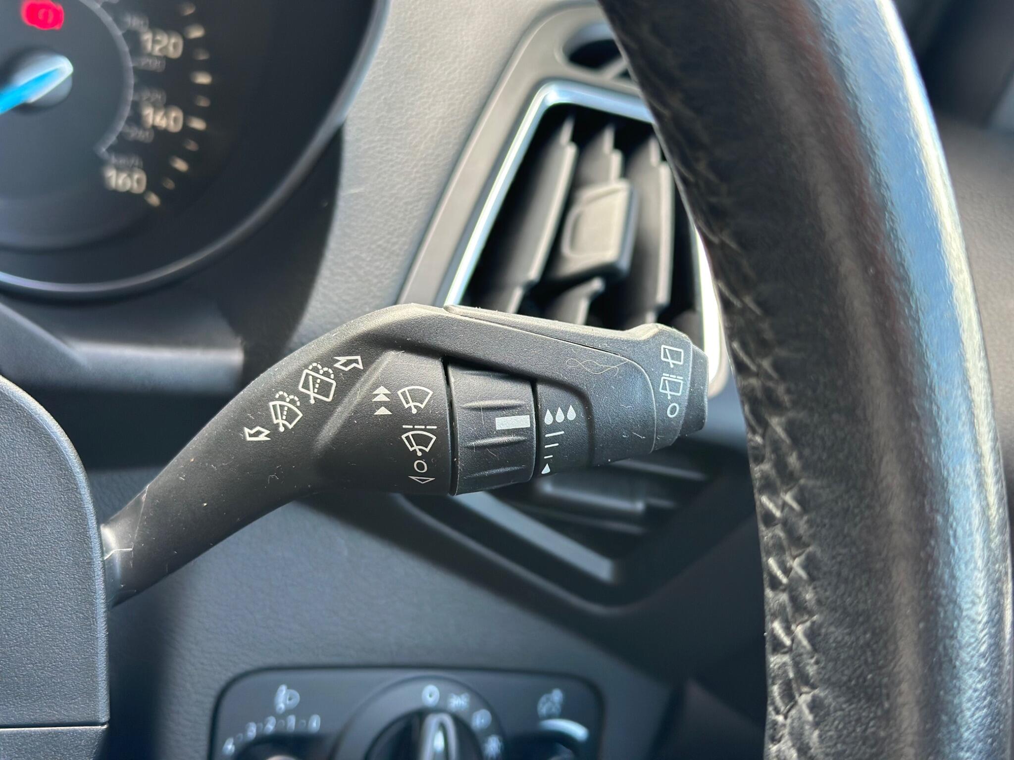 Ford Grand C-Max view 33