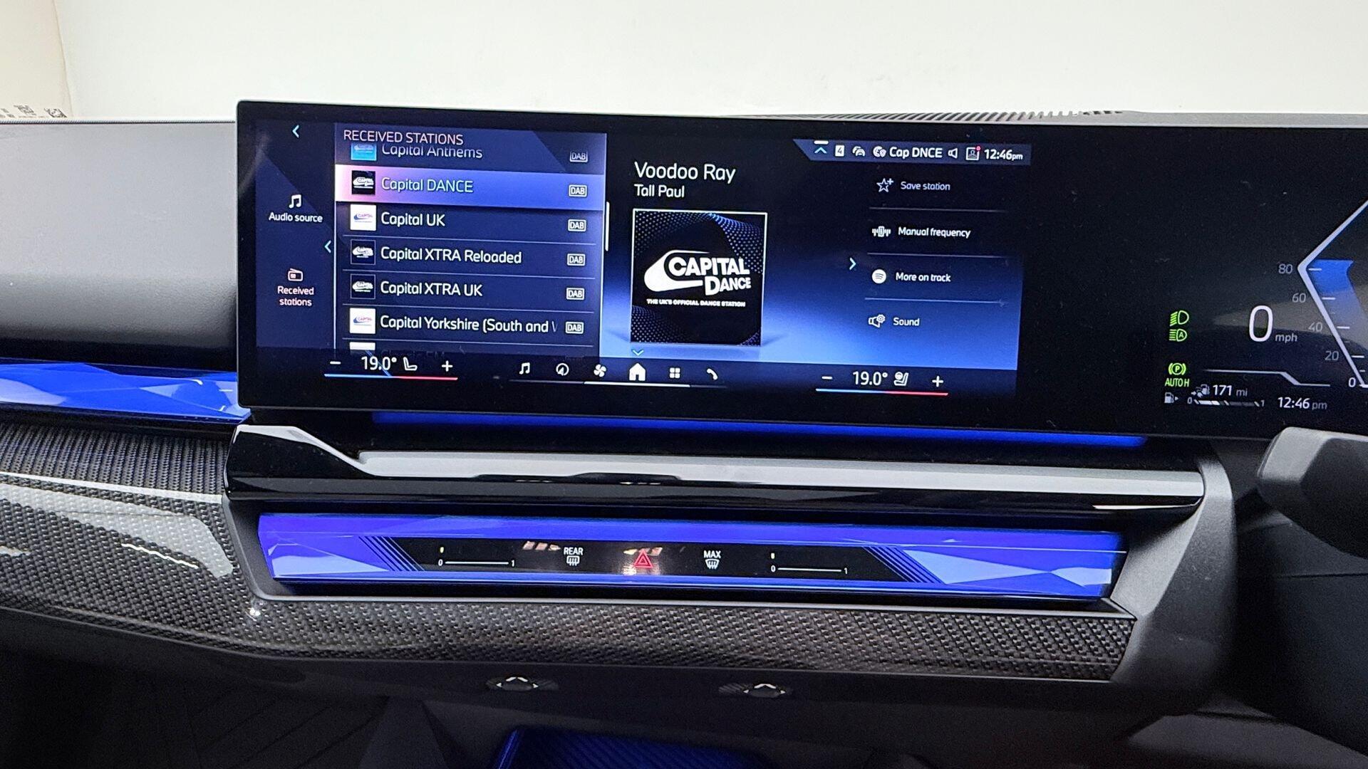 BMW 5 Series view 8