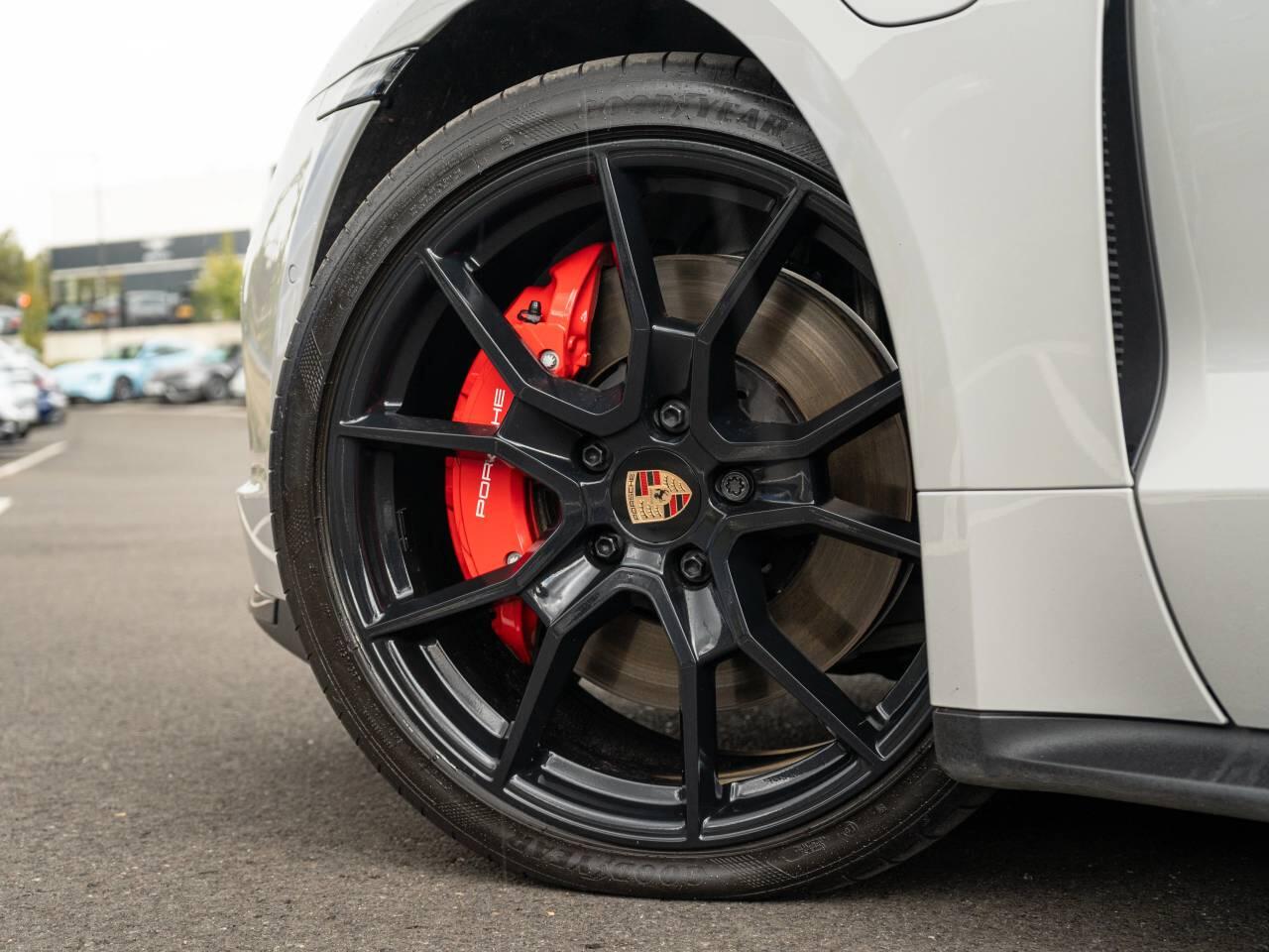 Porsche Taycan view 52