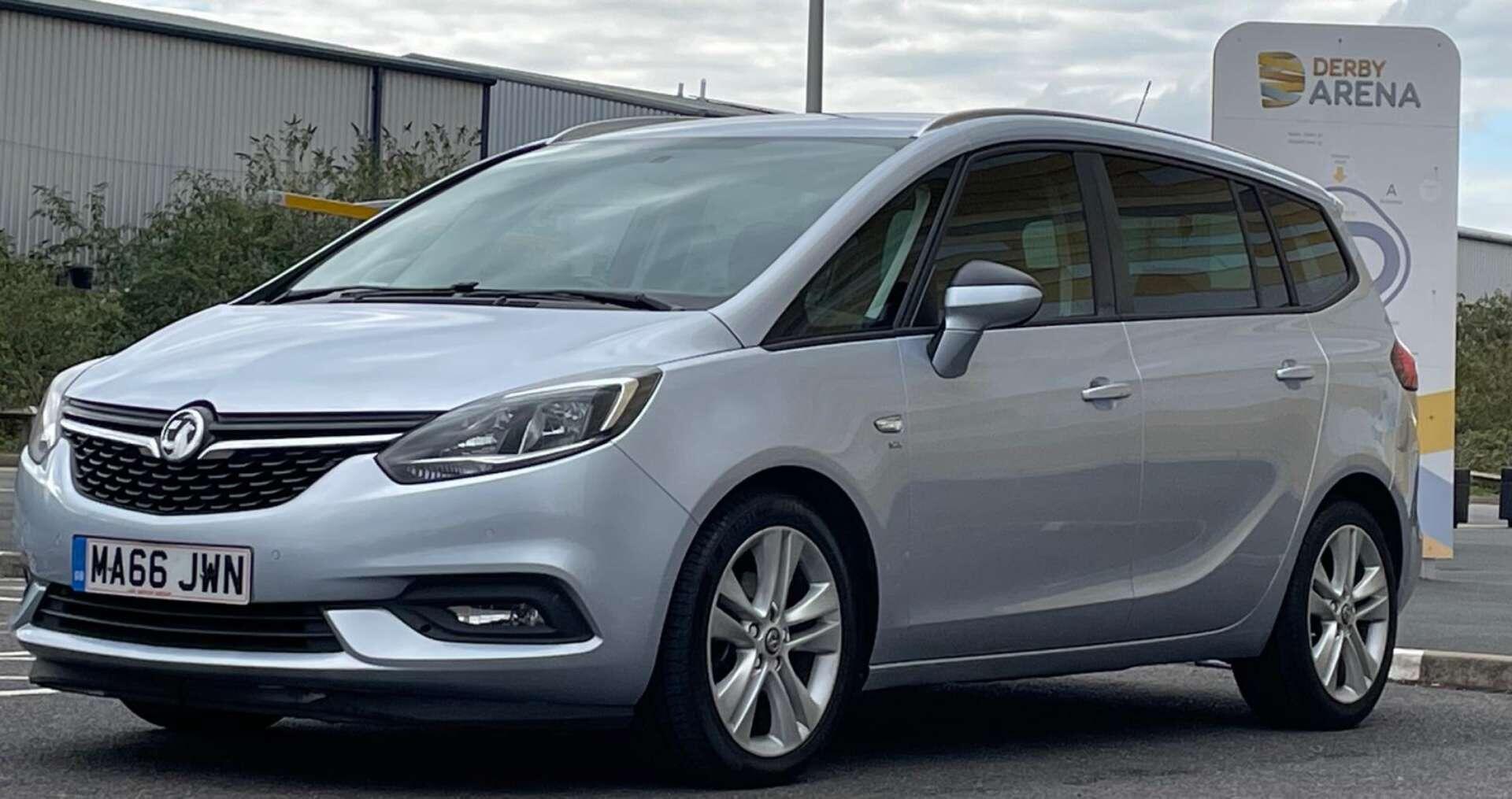 Vauxhall Zafira Tourer view 17