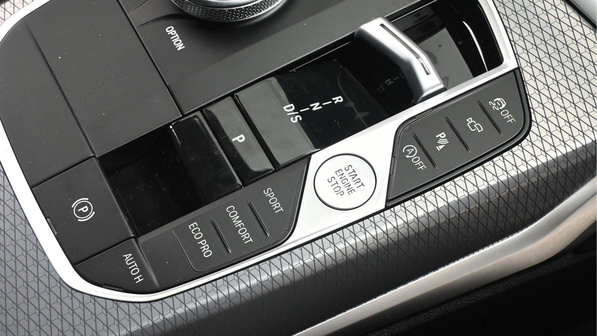 BMW 3 Series view 19