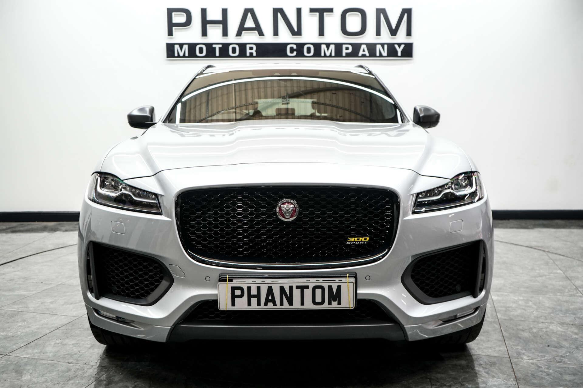 Jaguar F-Pace view 5
