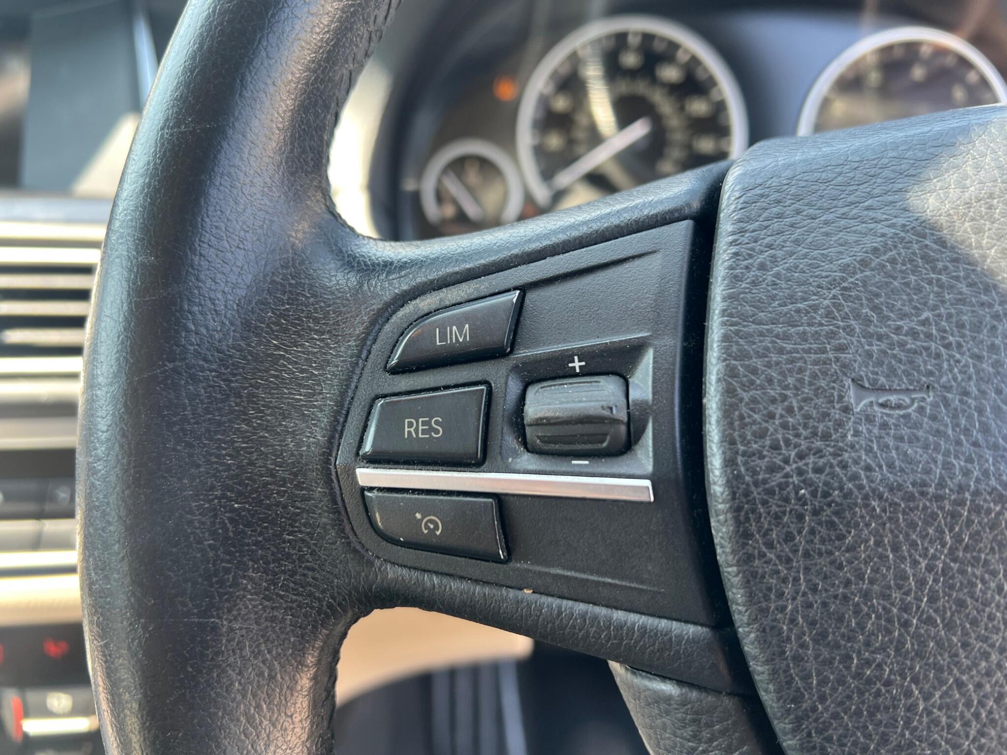 BMW 5 Series view 35