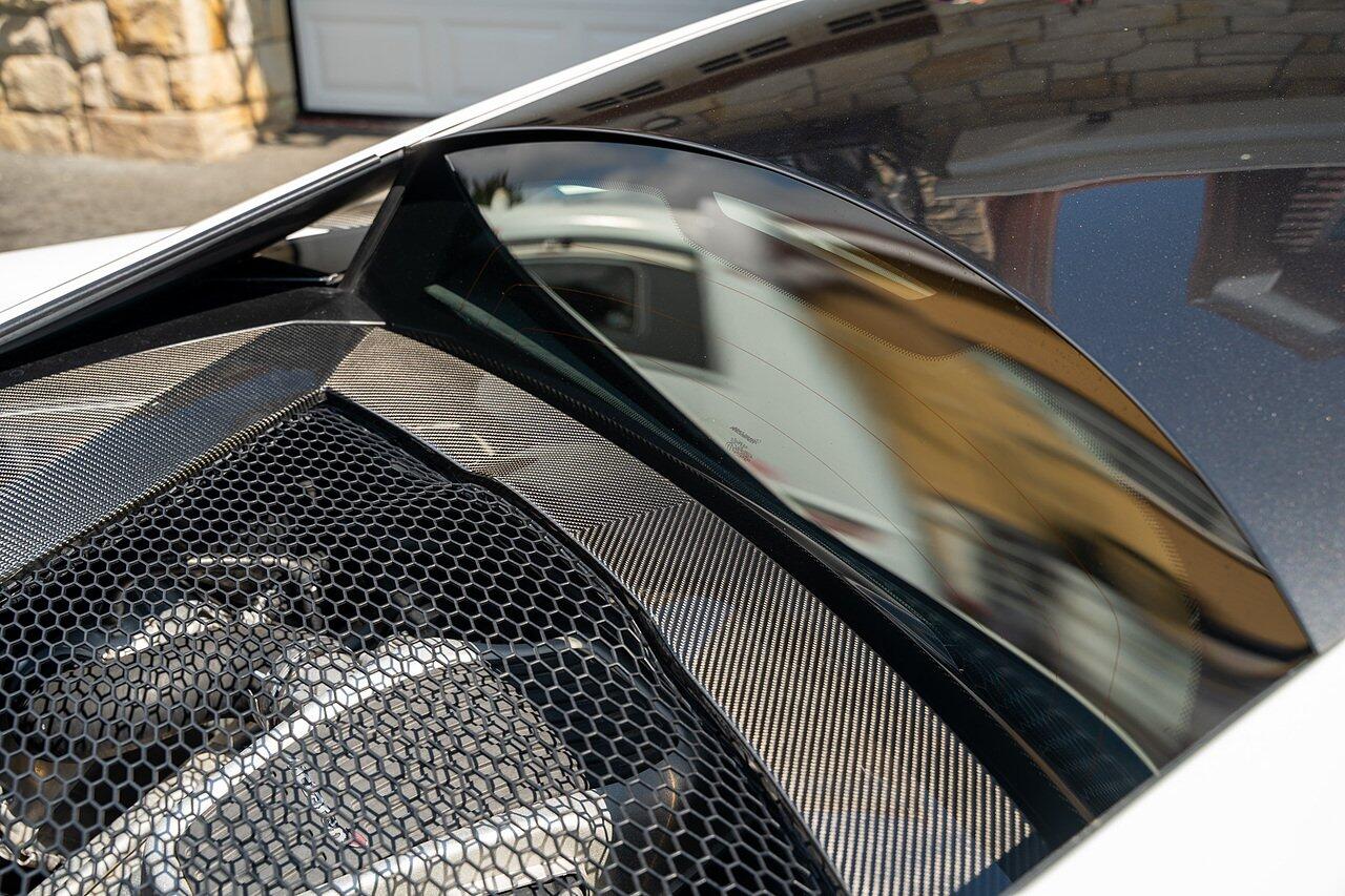 McLaren 570S view 28