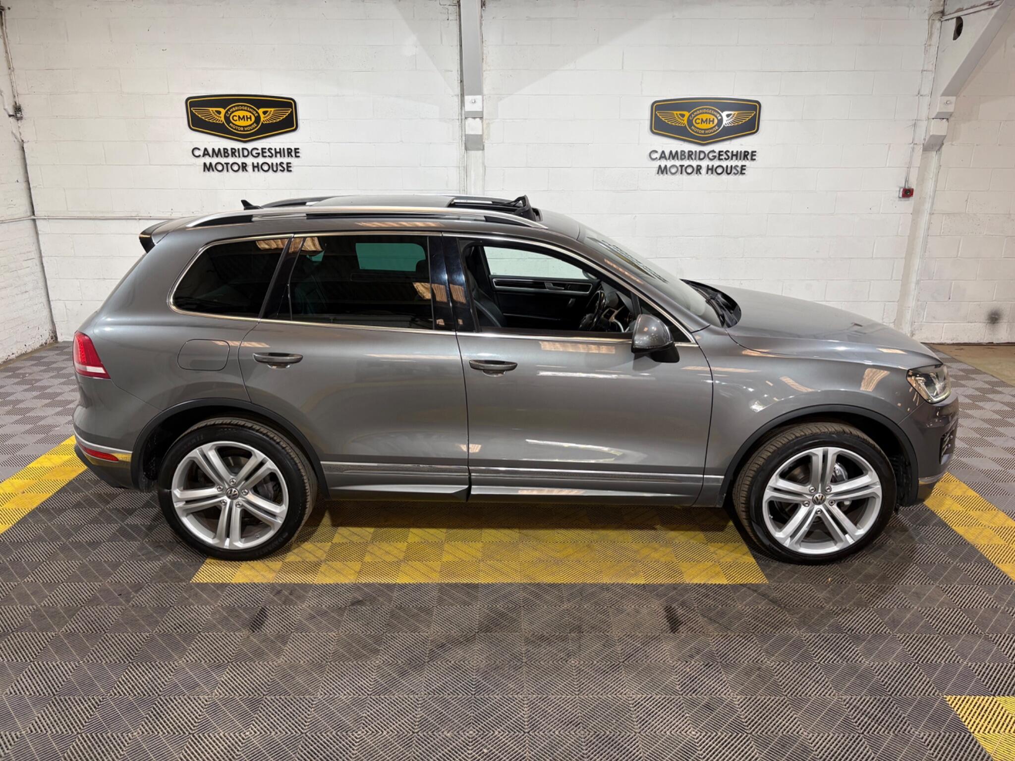 Volkswagen Touareg view 43