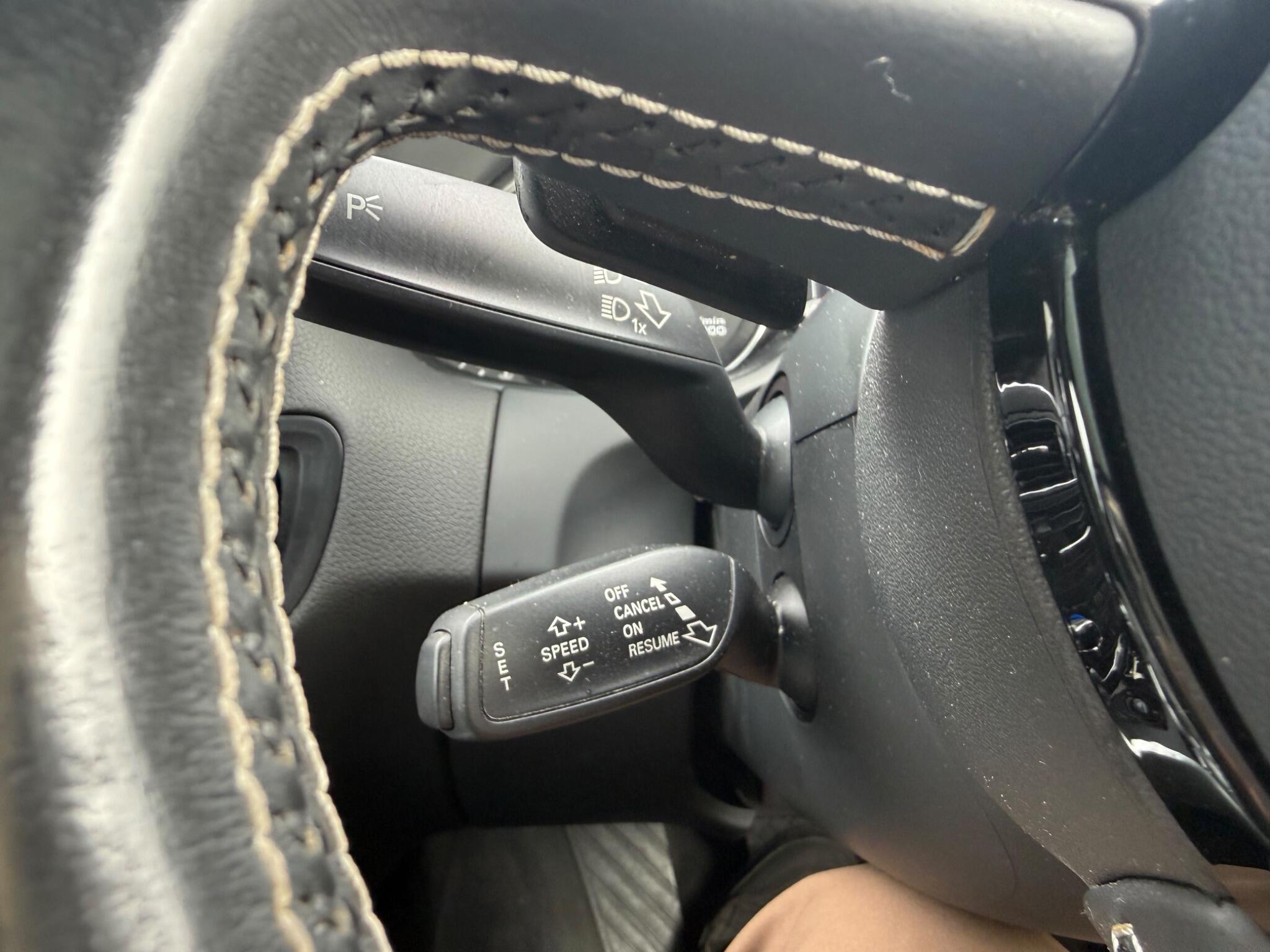 Audi Q5 view 18