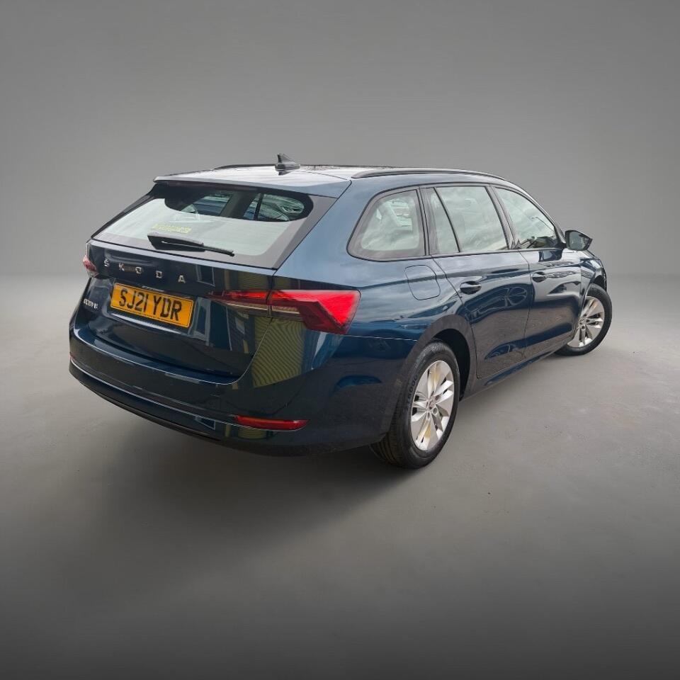 Skoda Octavia view 3