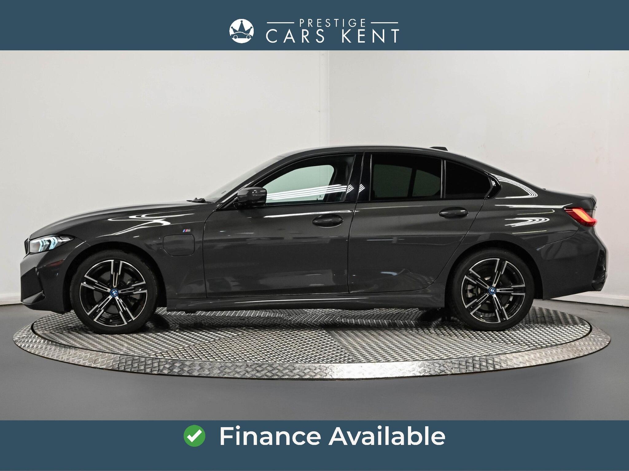 BMW 3 Series view 4