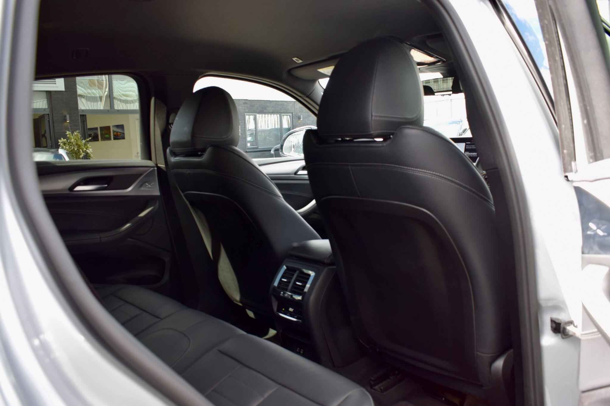 BMW X4 view 25