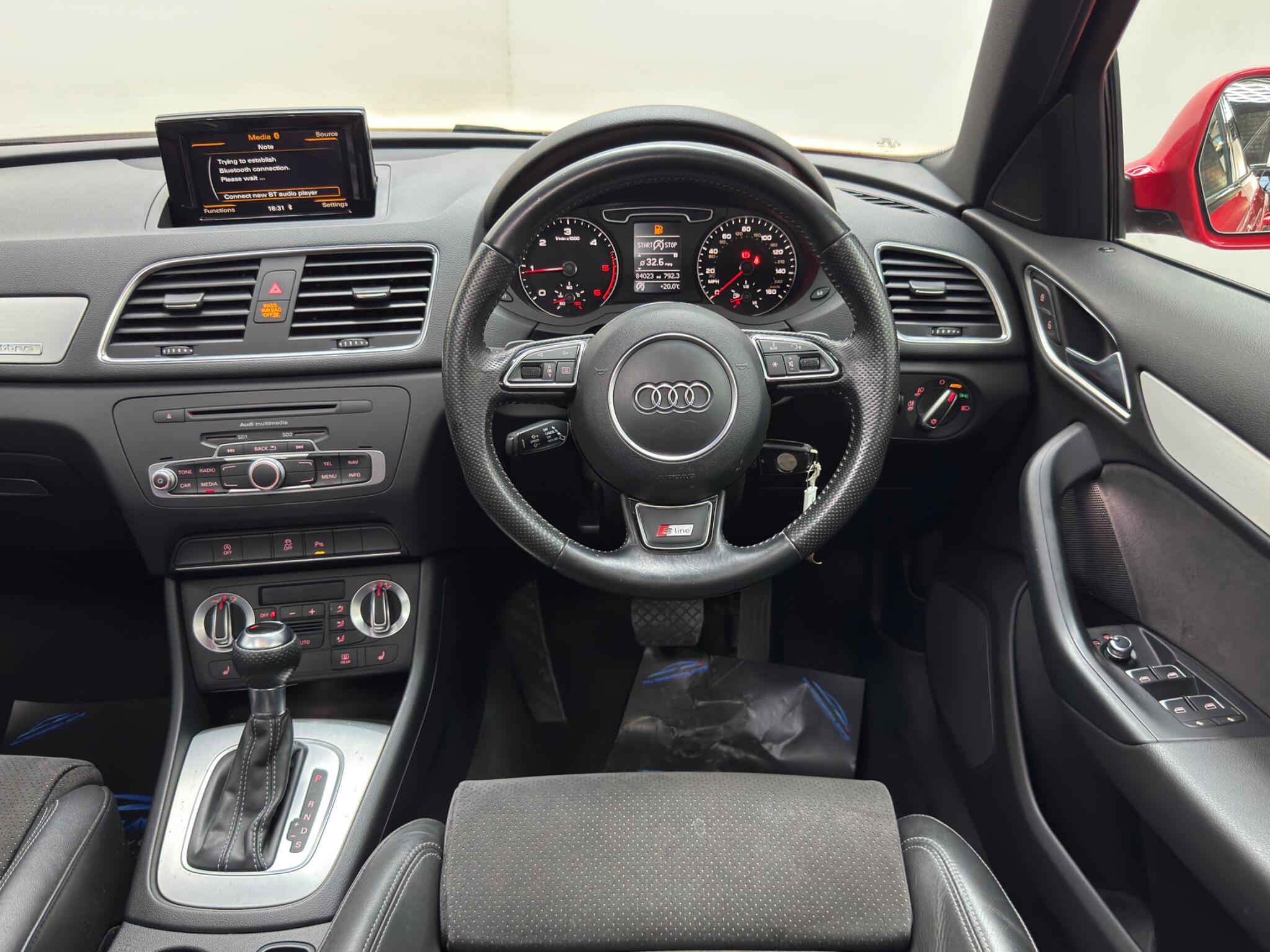 Audi Q3 view 20